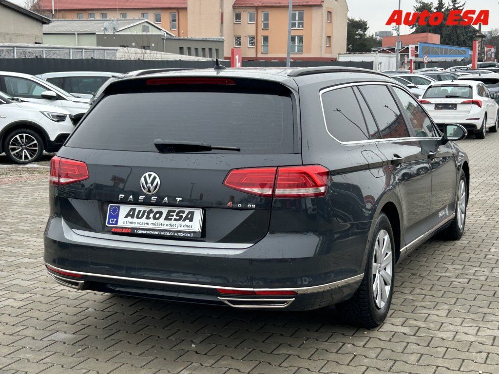 Volkswagen Passat, 2.0TDi 4x4,Navi,park.čidla - fotka 4