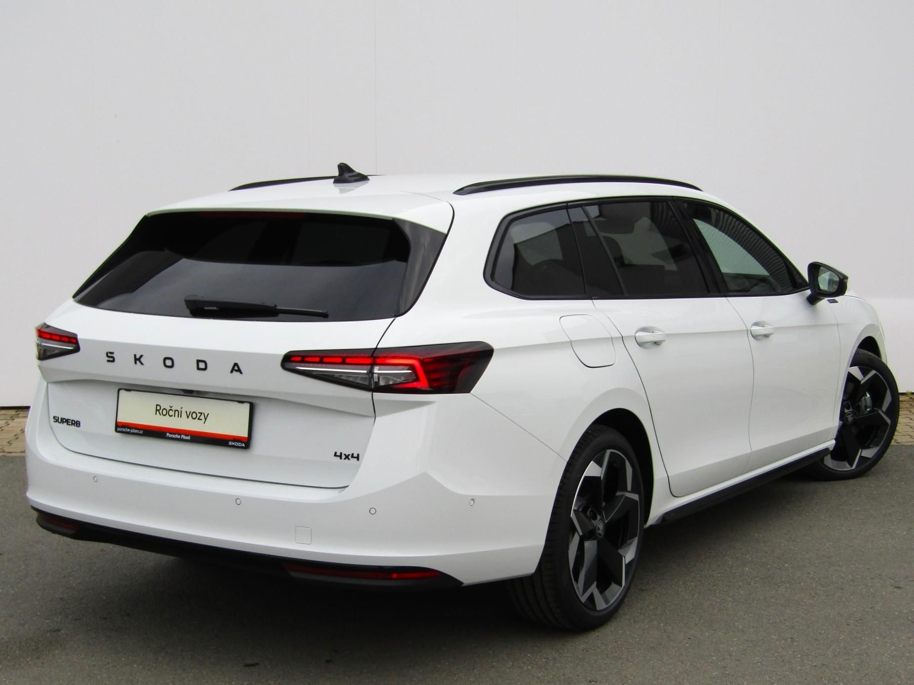 Škoda Superb, Combi Sportline 2.0 TDI 142 kW - fotka 2