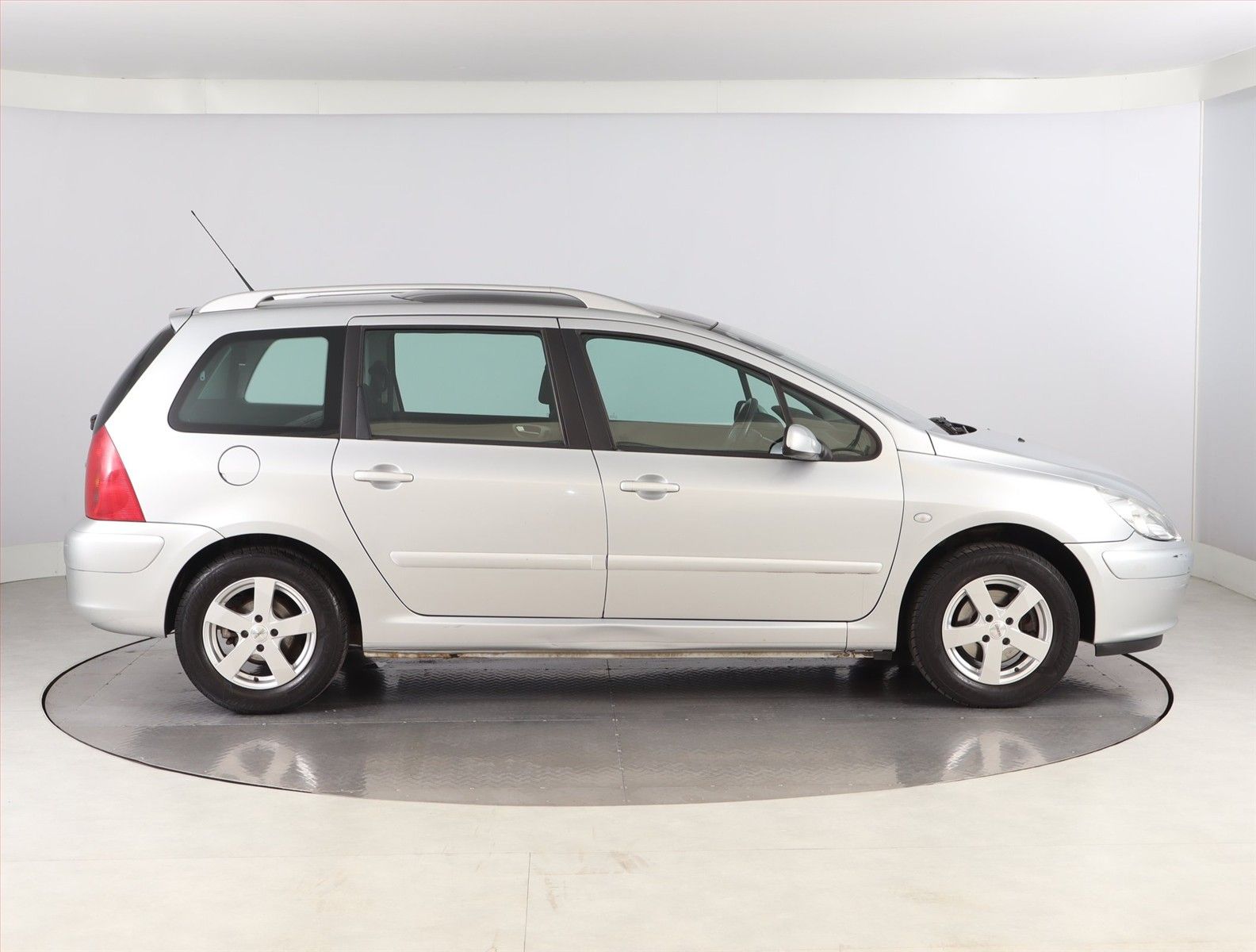 Peugeot 307, 2.0 16V, po STK - fotka 6