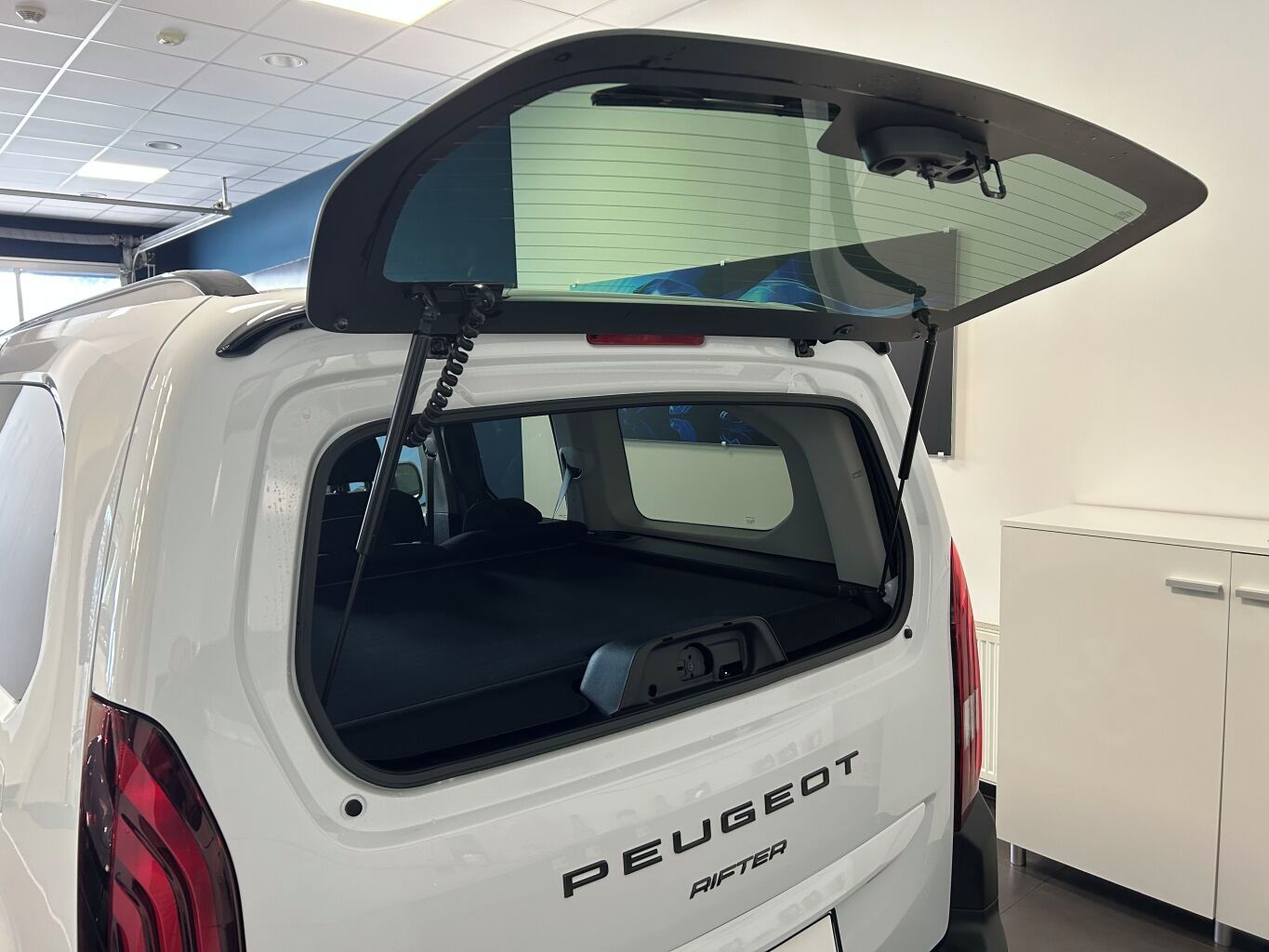 Peugeot Rifter, LONG ALLURE BlueHDi 130 S&S MA - fotka 4