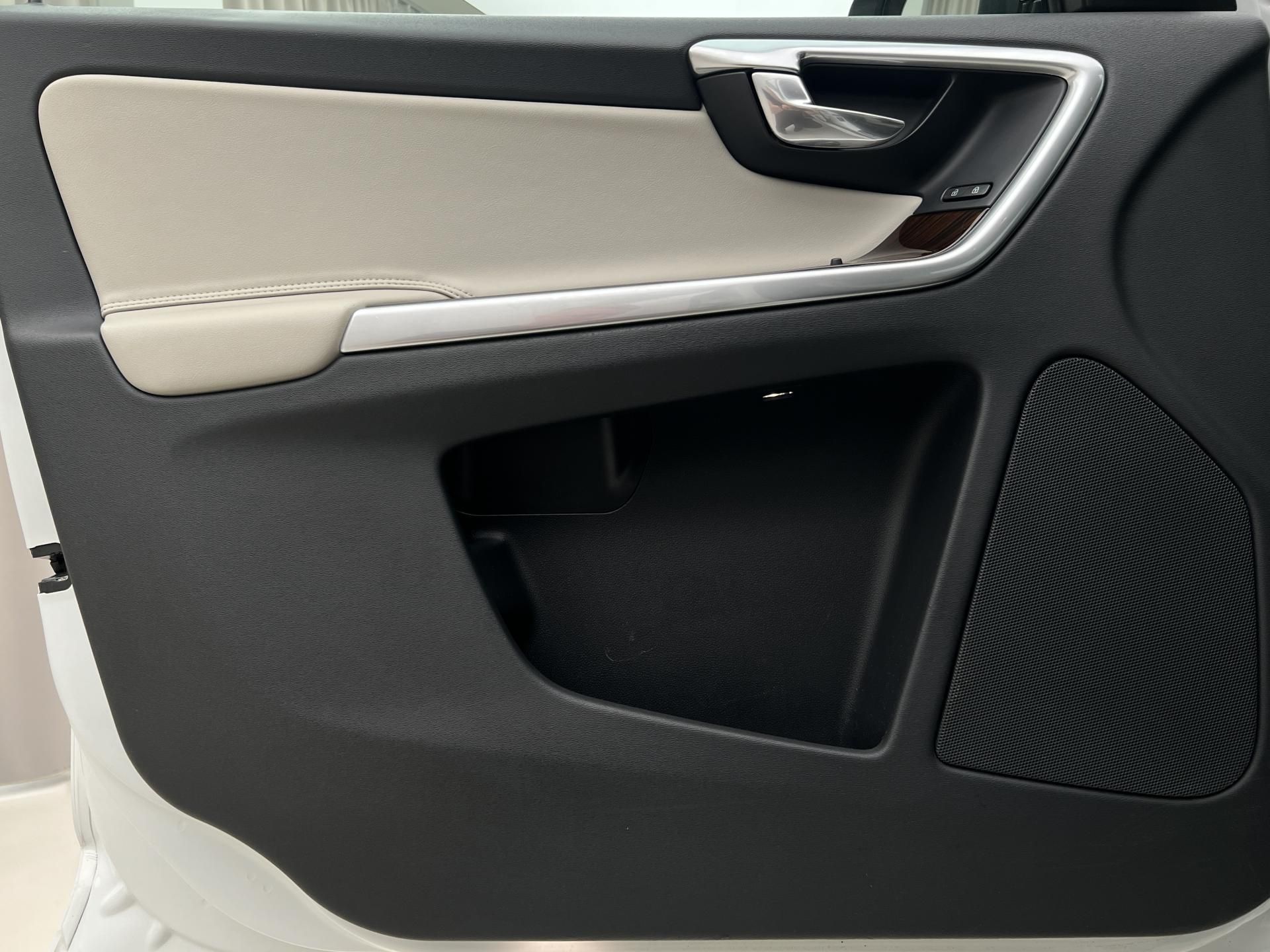 Volvo XC60, D5 AWD POLESTAR SUMMUM AUT - fotka 6