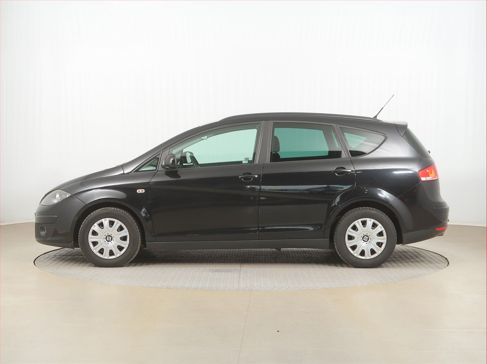Seat Altea, 1.6 TDI, Automatická klima - fotka 3
