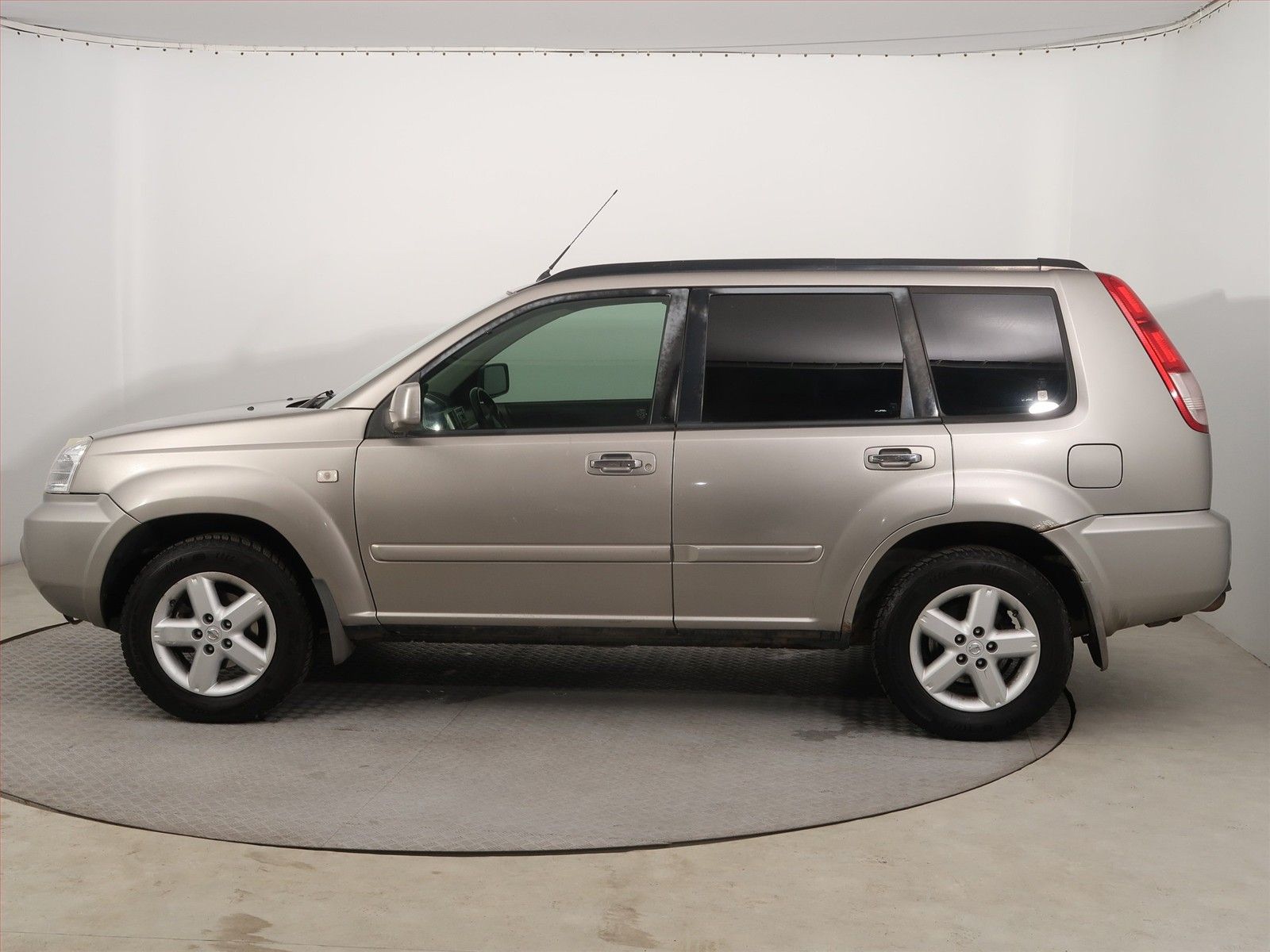 Nissan X-Trail, 2.2 dCi, 4X4, Tažné - fotka 3