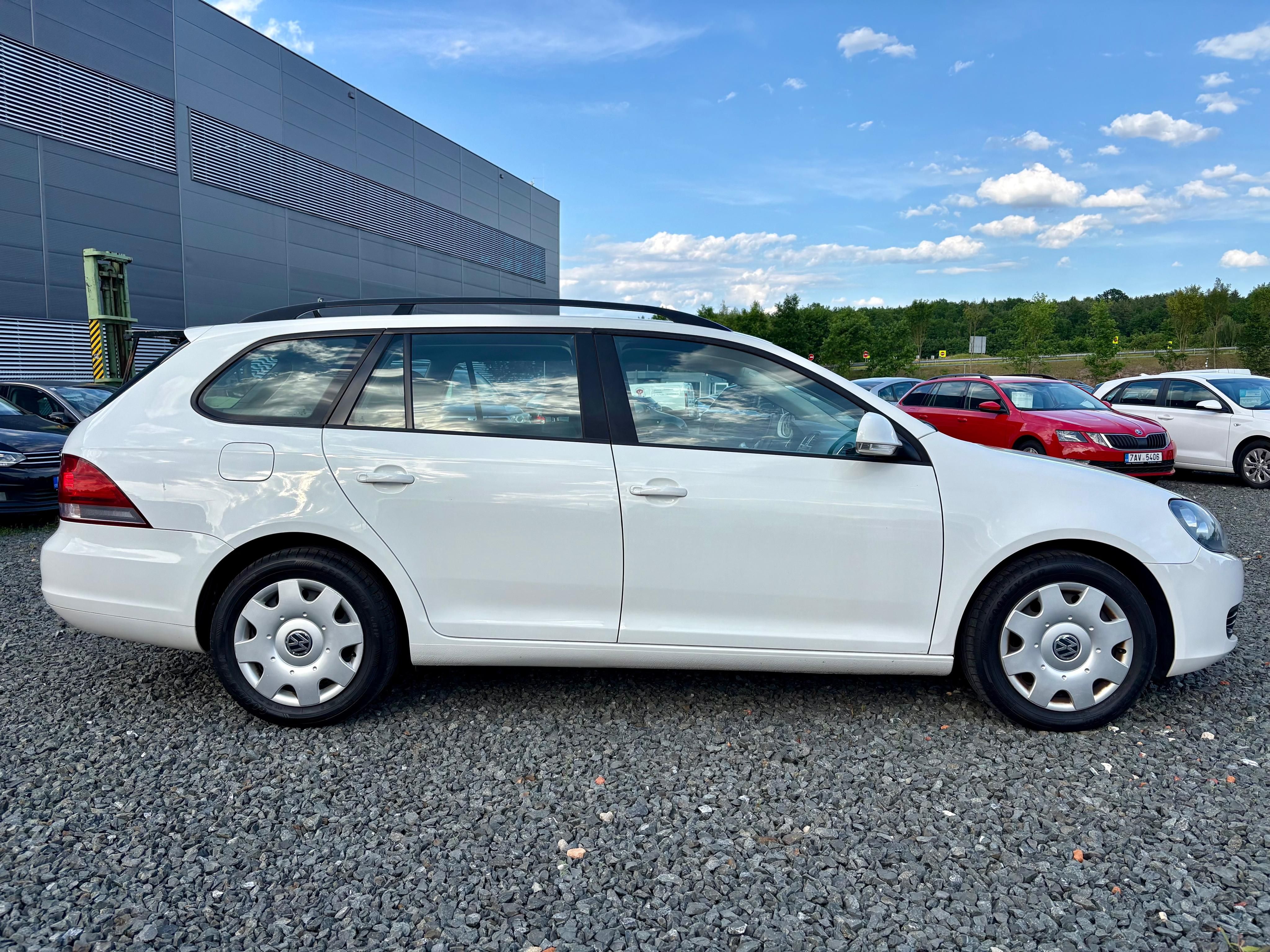 Volkswagen Golf, 1.2TSi 77kw Trendline - fotka 4