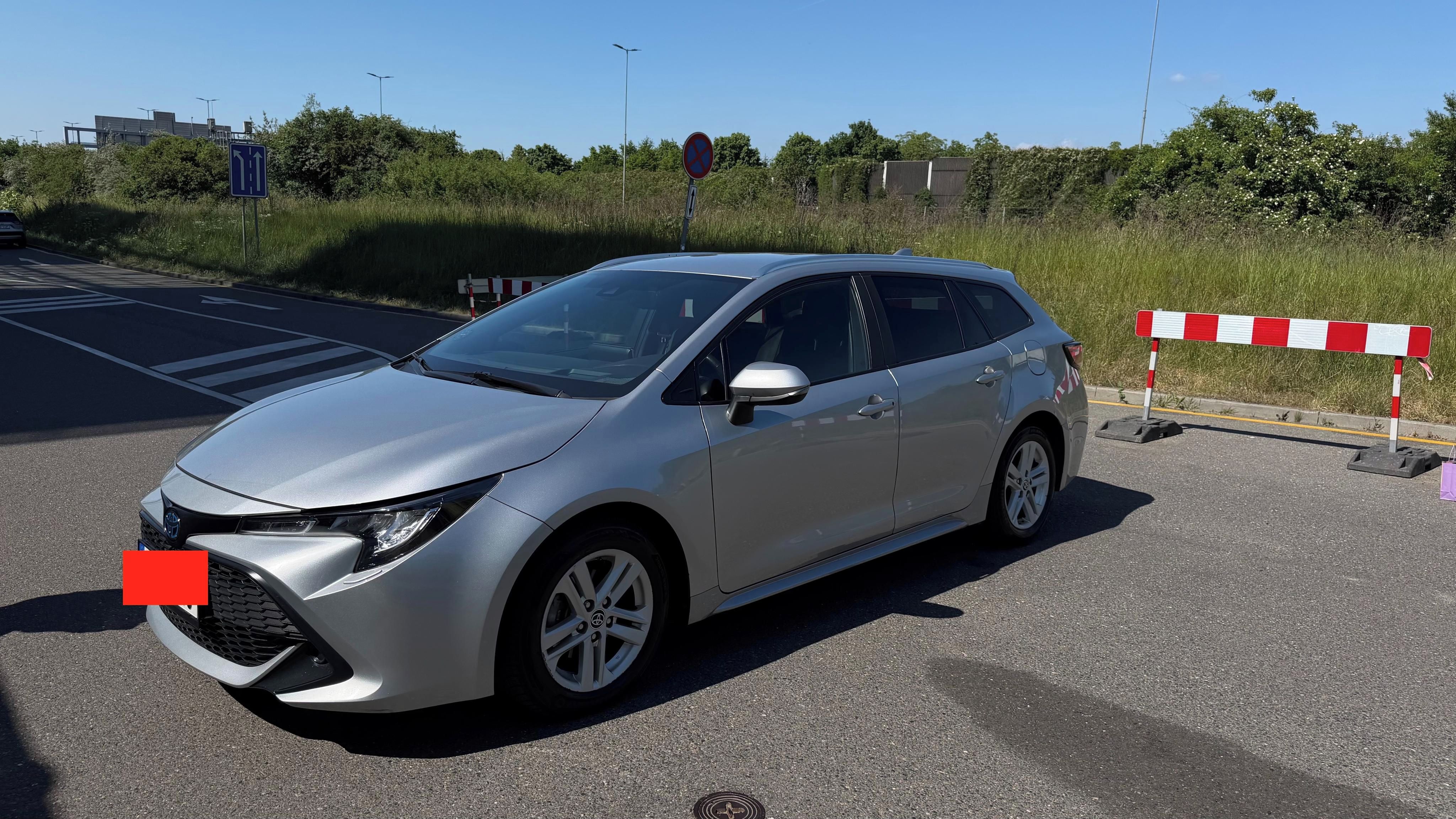 Toyota Corolla, 1,8  Hybrid - fotka 6