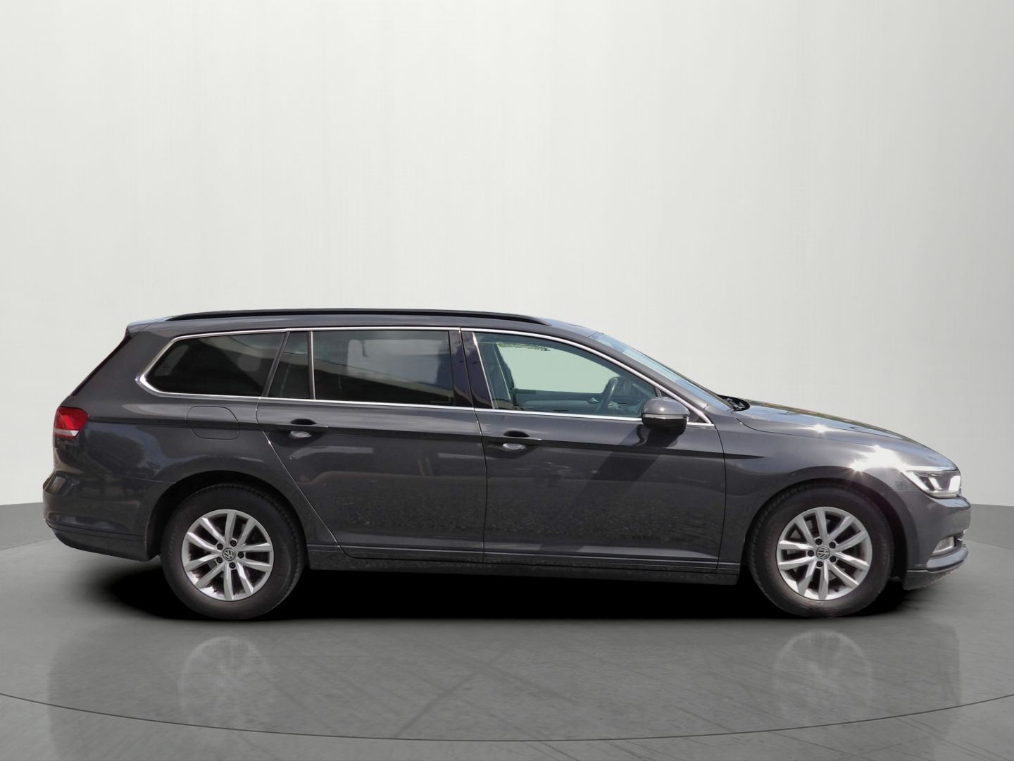 Volkswagen Passat, 2.0TDI Comfort Adaptiv Navi - fotka 5