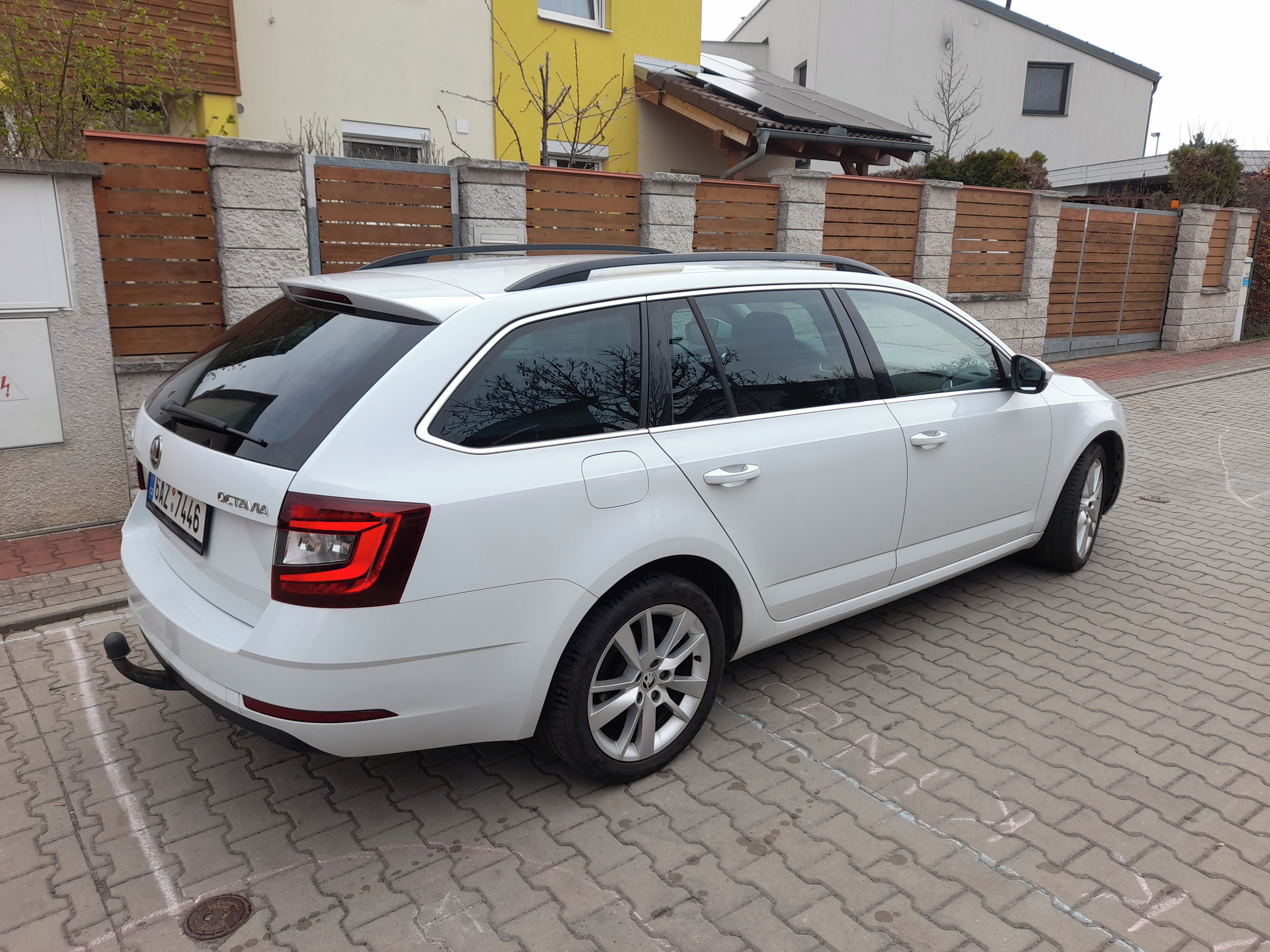 Škoda Octavia, 1.6TDI 85KW Style plus - fotka 6