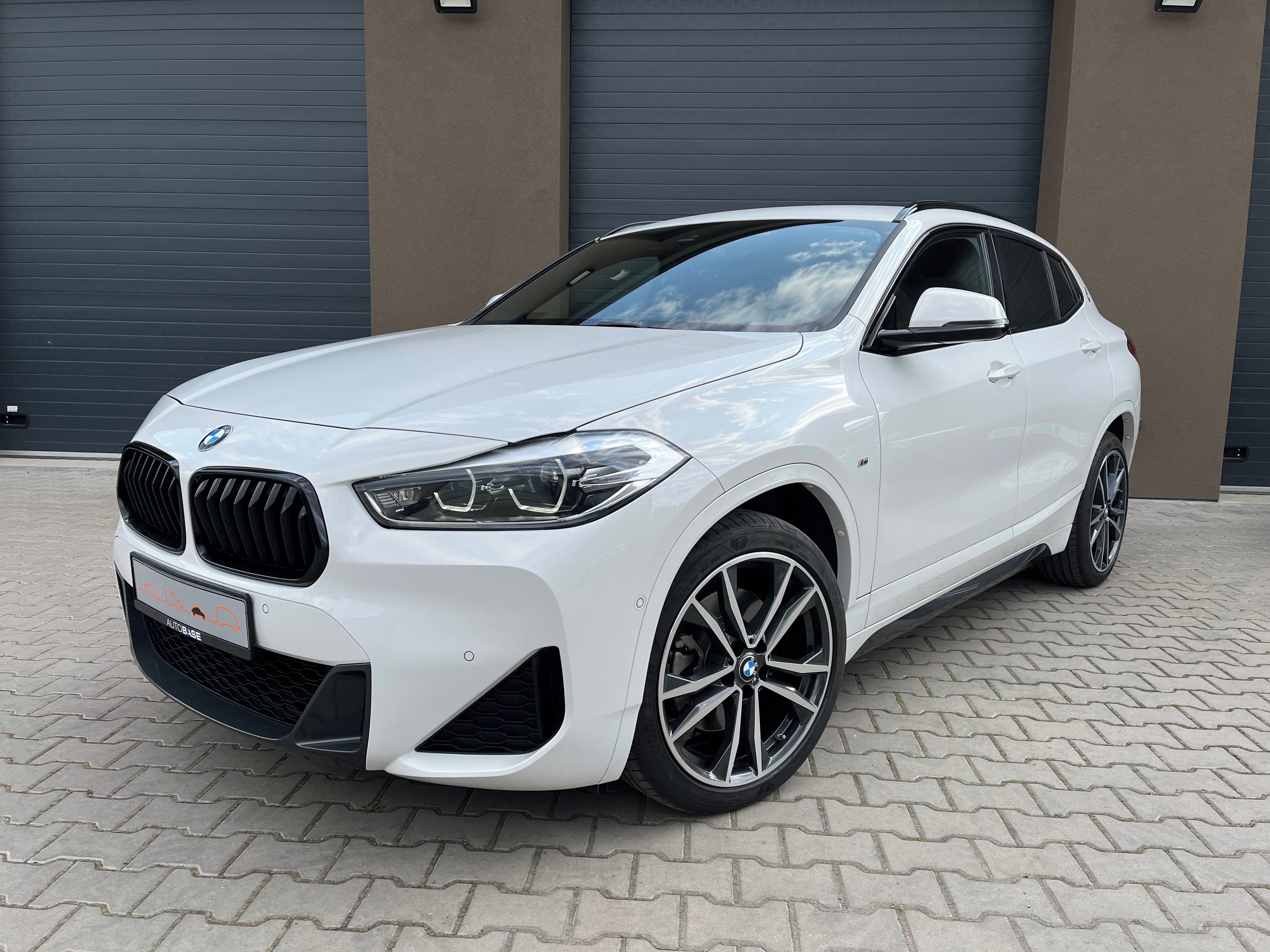 BMW X2, M-packet 140Kw,TZ,head-up - fotka 2