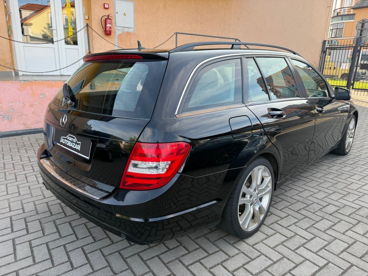 Mercedes-Benz Třídy C, 2.2 CDI - AMG Paket - Facelift - fotka 4