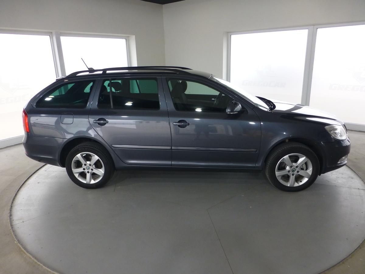 Škoda Octavia, 2,0TDI*VYHŘ.S*NAVIG**XENON*4X4 - fotka 5