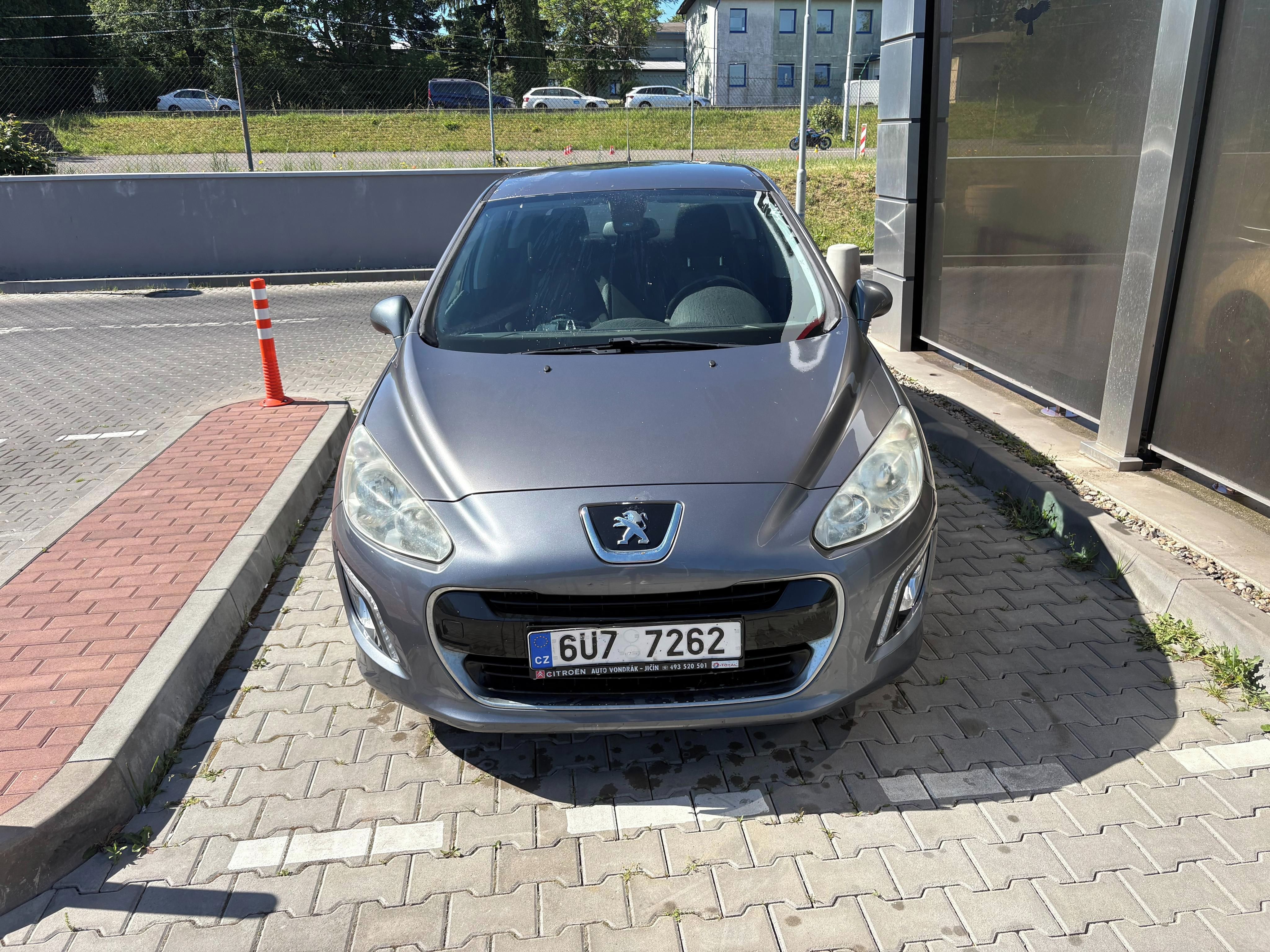 Peugeot 308 - fotka 2