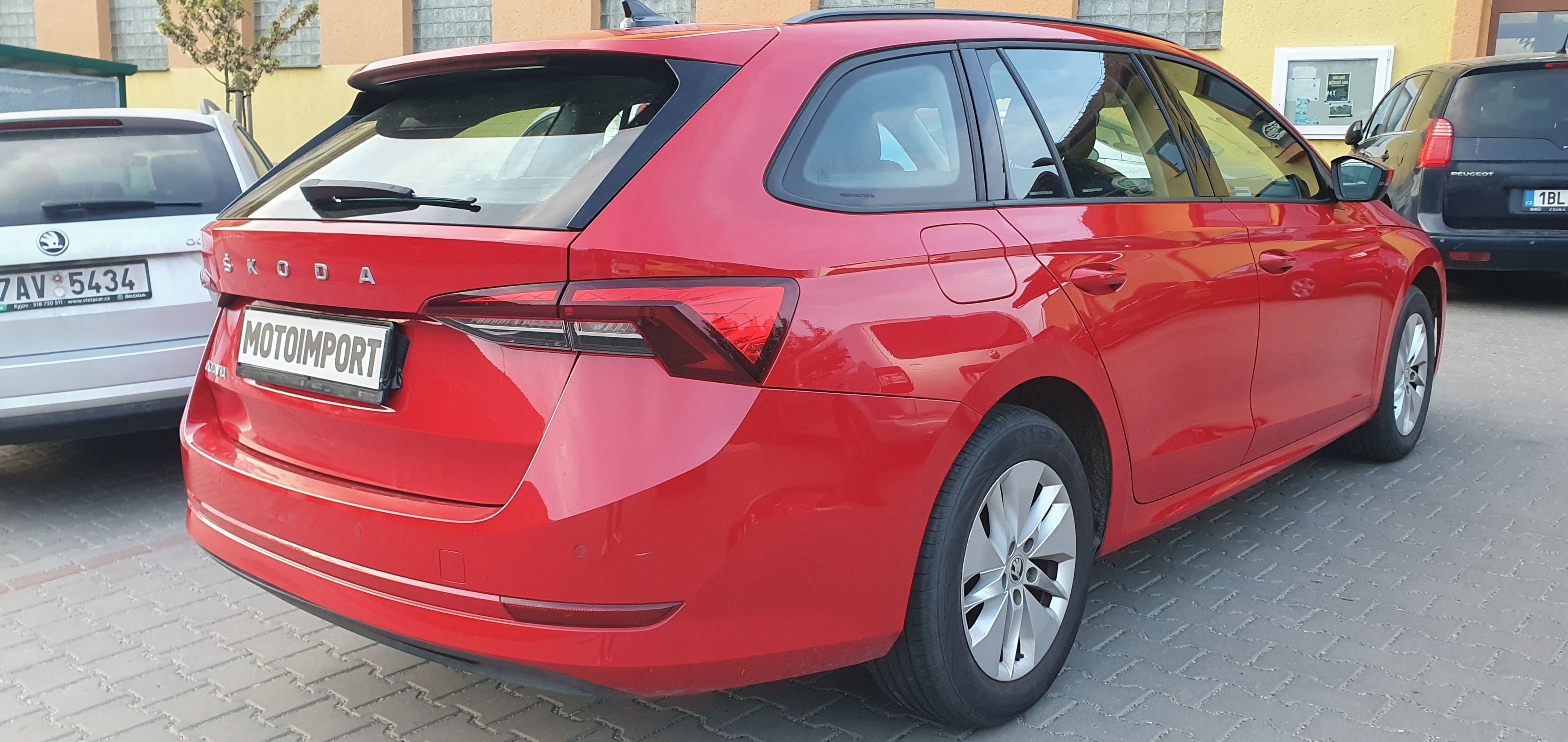 Škoda Octavia, 1.5 TSI 110 kw Ambiente Plus - fotka 4