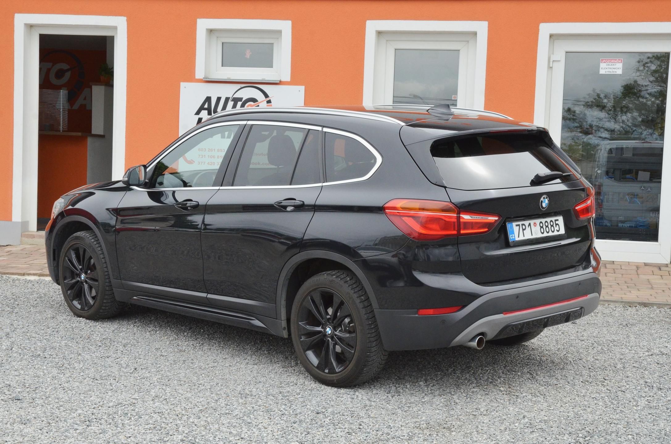 BMW X1, sDrive 18d 110kW SPORT / LED - fotka 4