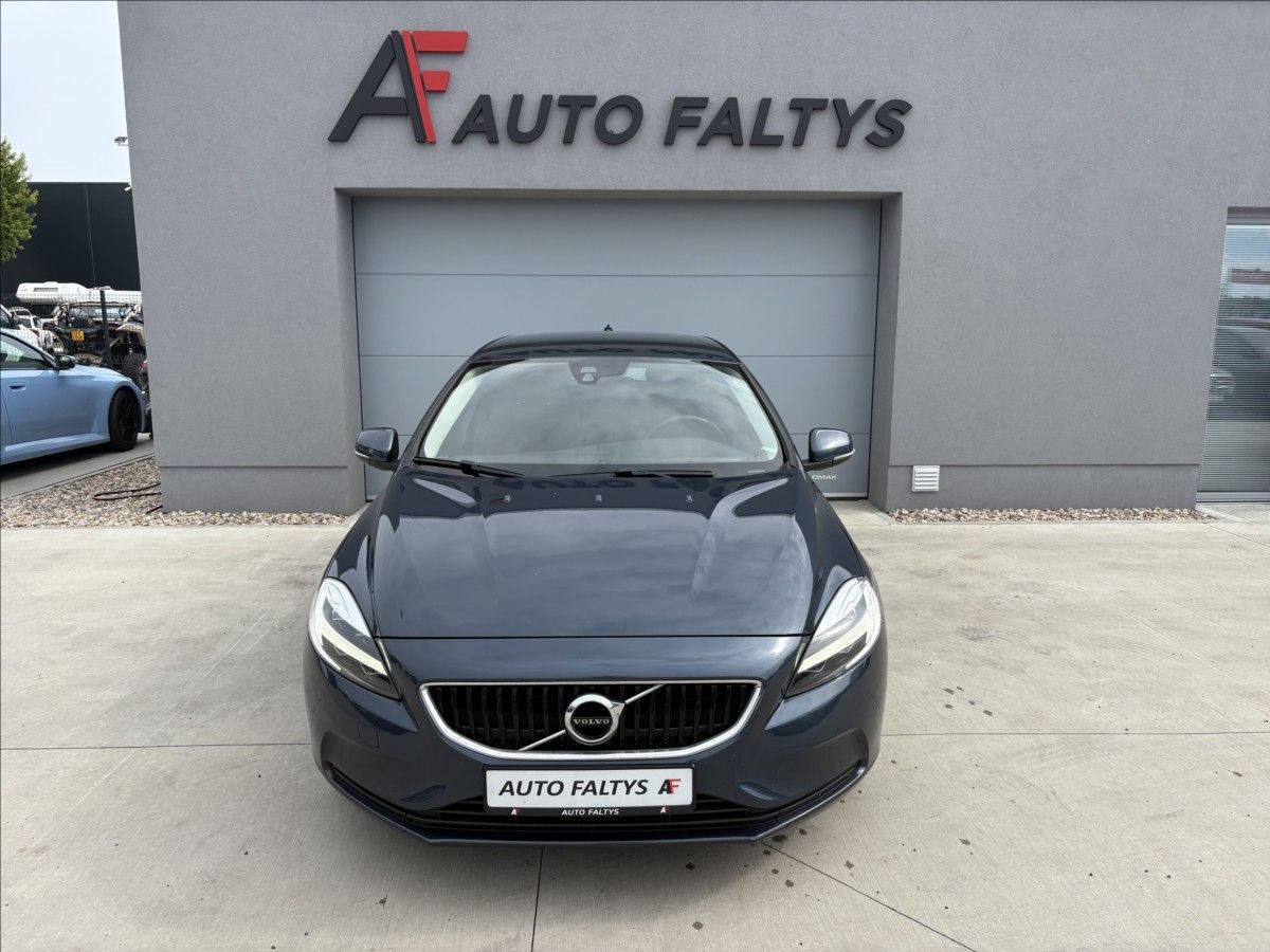 Volvo V40, 2,0 i T2 90 KW MANUÁL MOMENTUM - fotka 2