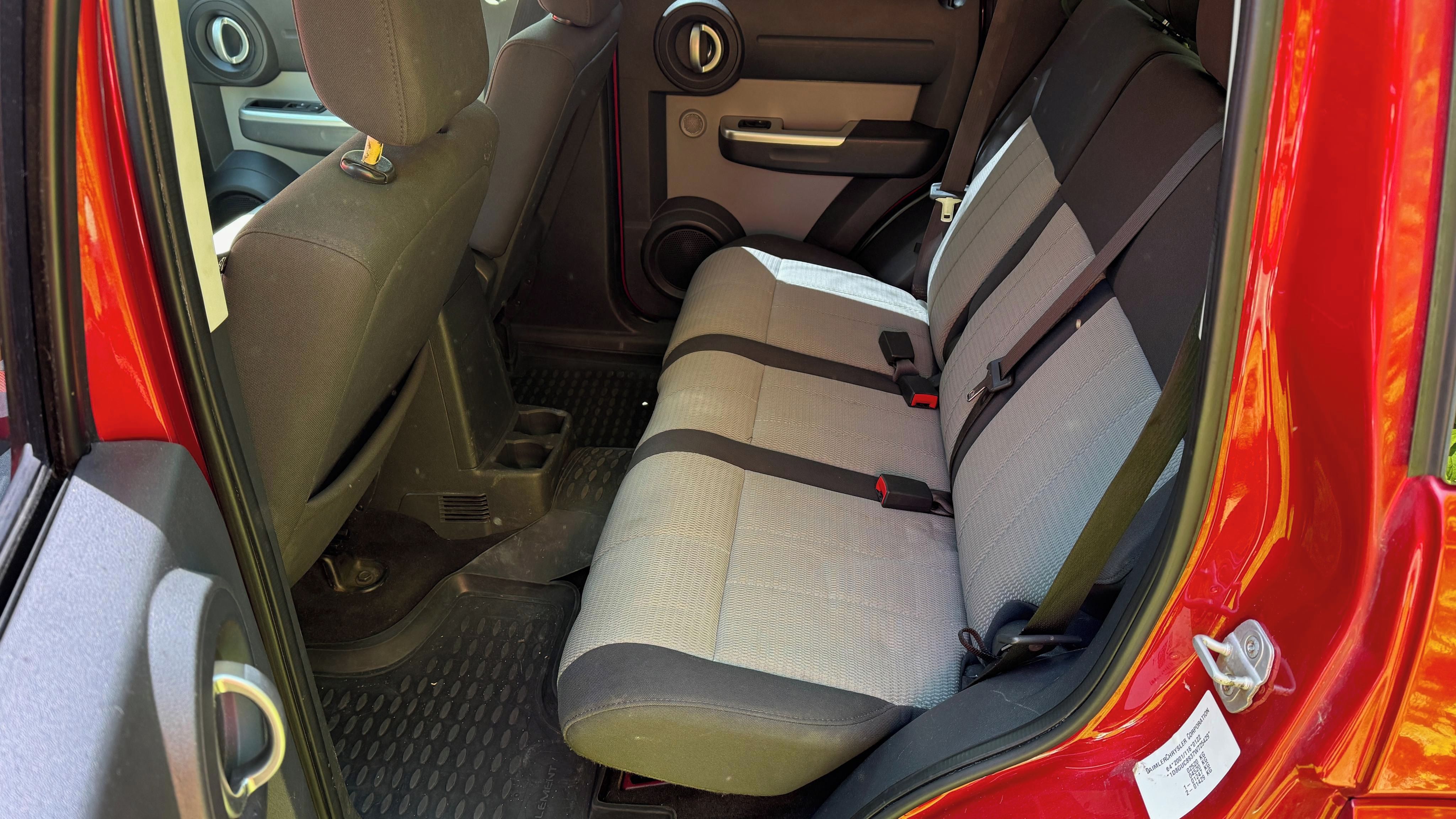 Dodge Nitro, KJ 2.8 CRD 4WD - fotka 4