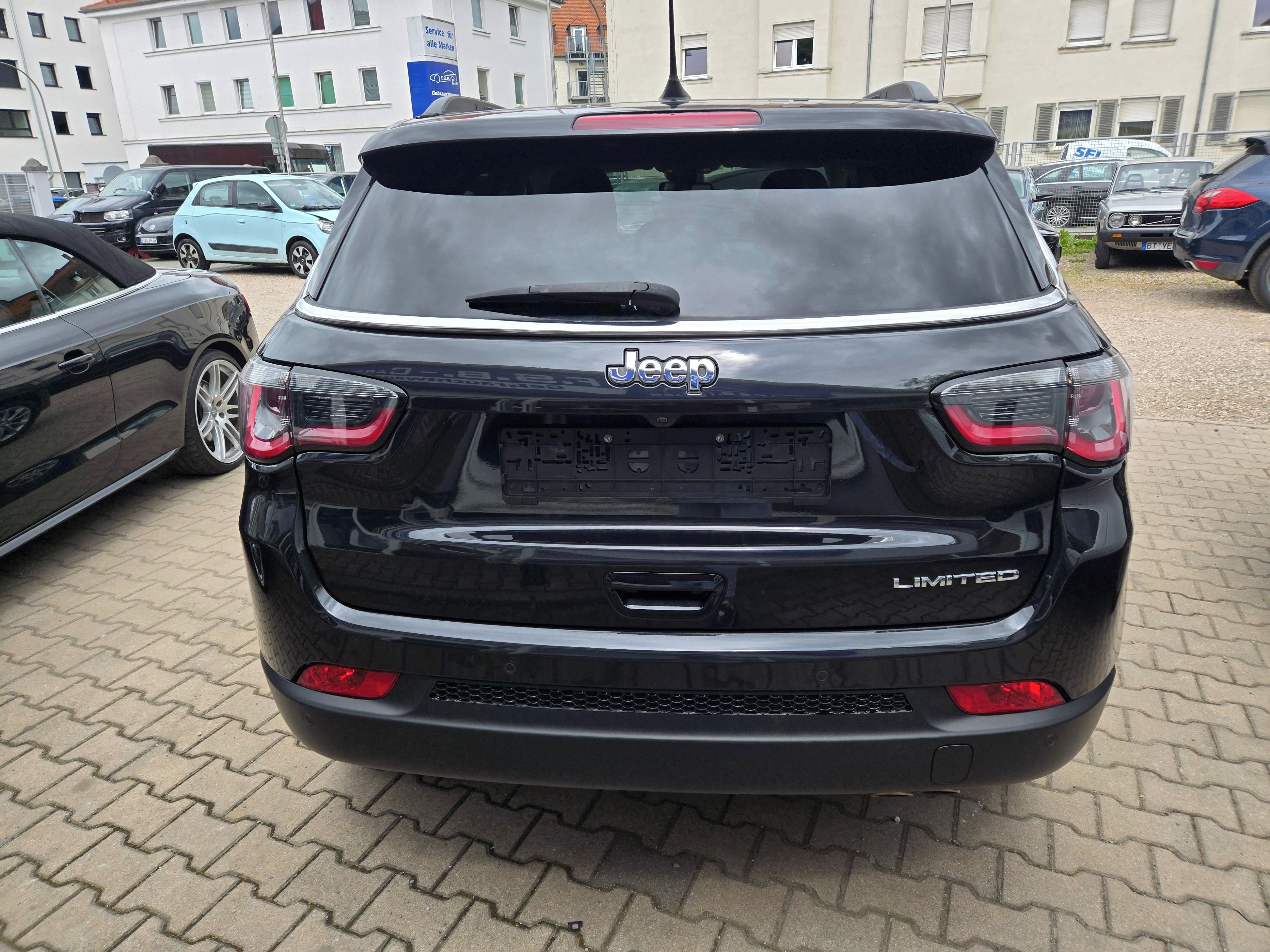 Jeep Compass, Limited 1,3 turbo 110kW - fotka 6