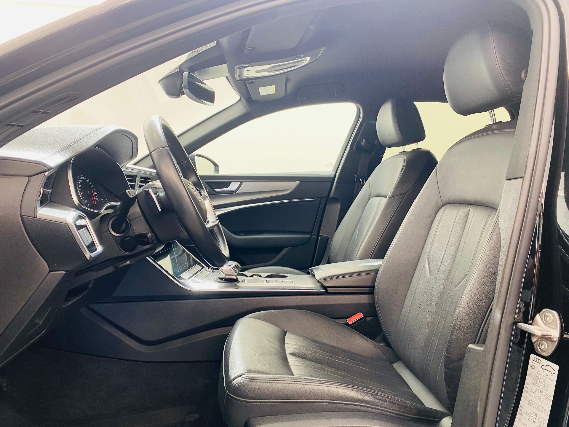 Audi A6, 40 TDI  Avant Sport - fotka 5