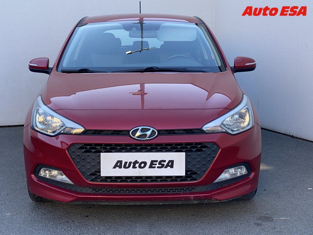 Hyundai i20, 1.2i,Navi,kamera - fotka 2
