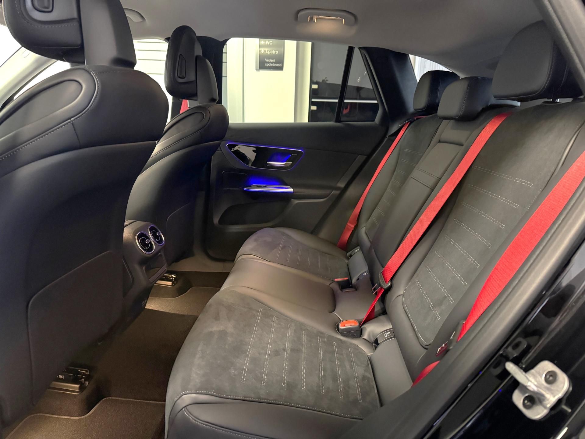 Mercedes-Benz GLC, GLC 300 de 4MATIC - fotka 3