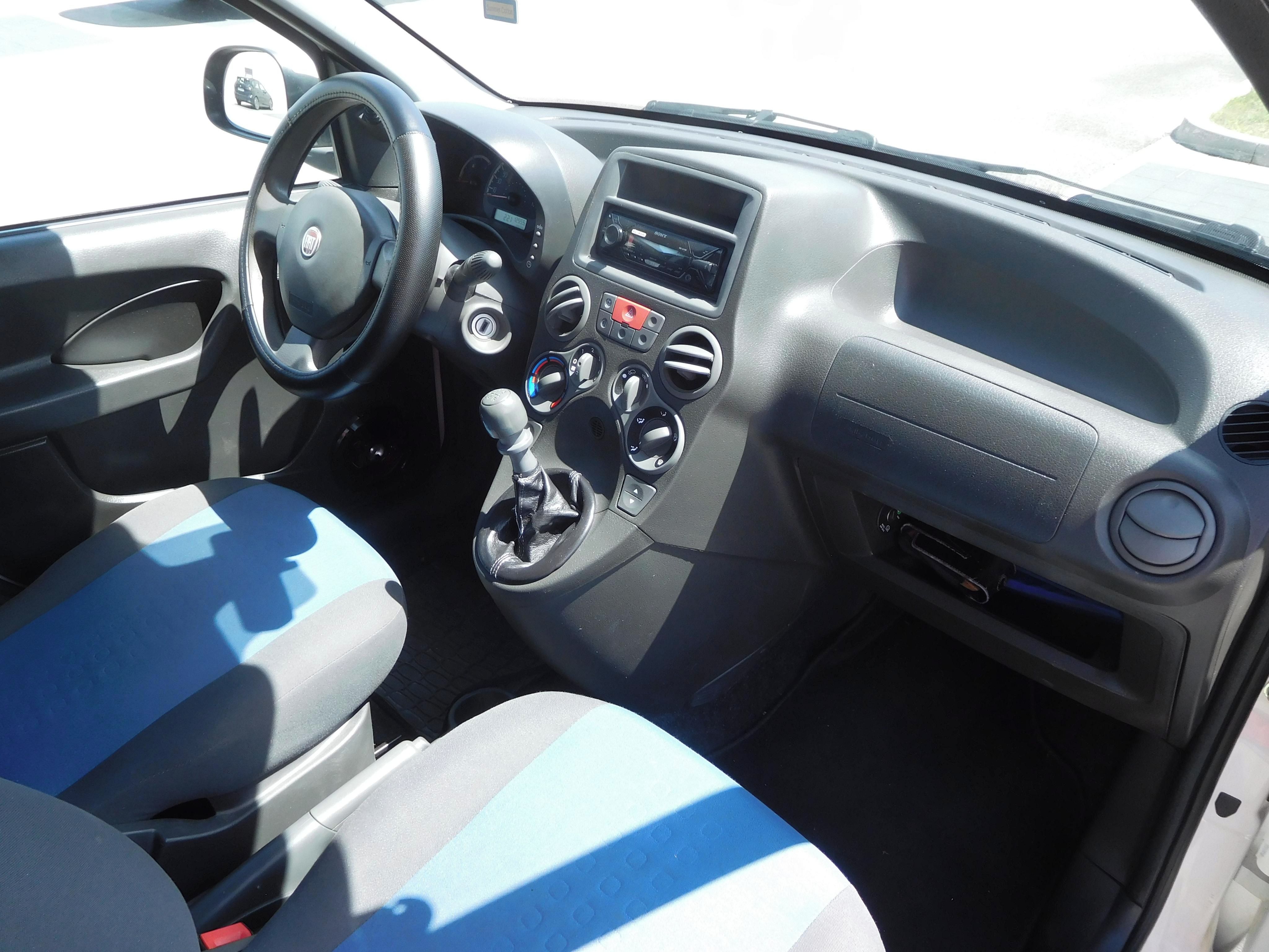 Fiat Panda, 1.2i 51 kW, City, Klima - fotka 5