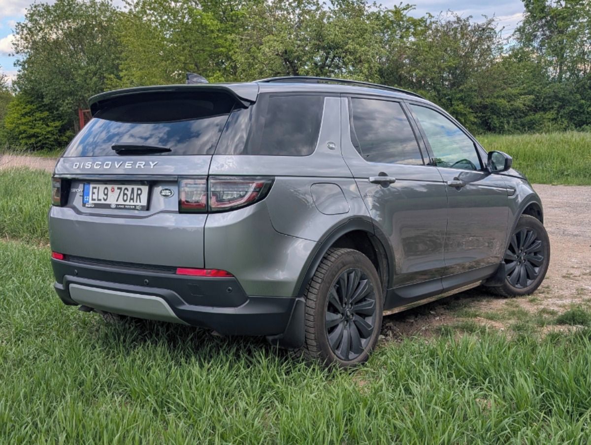 Land Rover Discovery Sport, P300e plugin hybrid (300k) - fotka 4