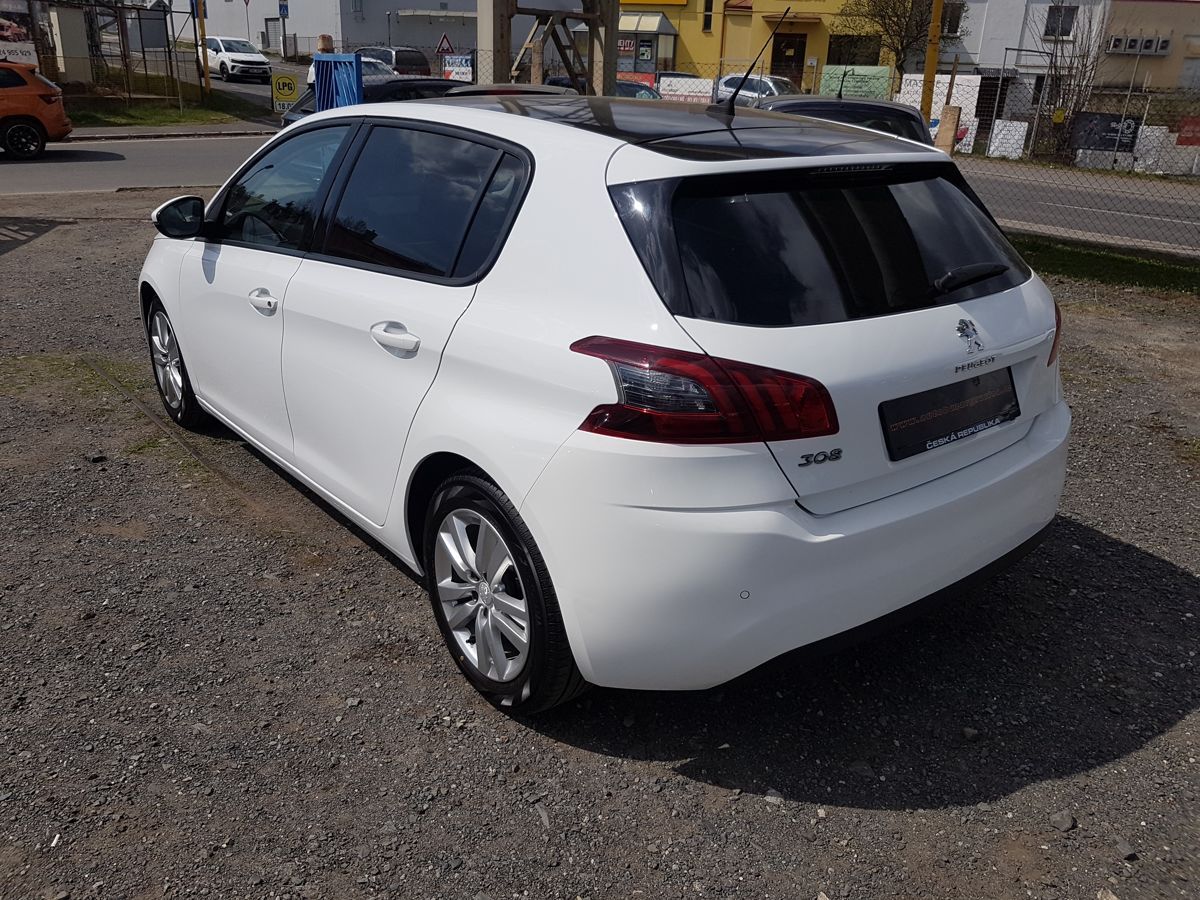 Peugeot 308, 1.2i 81KW NAVI HEZKÝ VŮZ - fotka 4