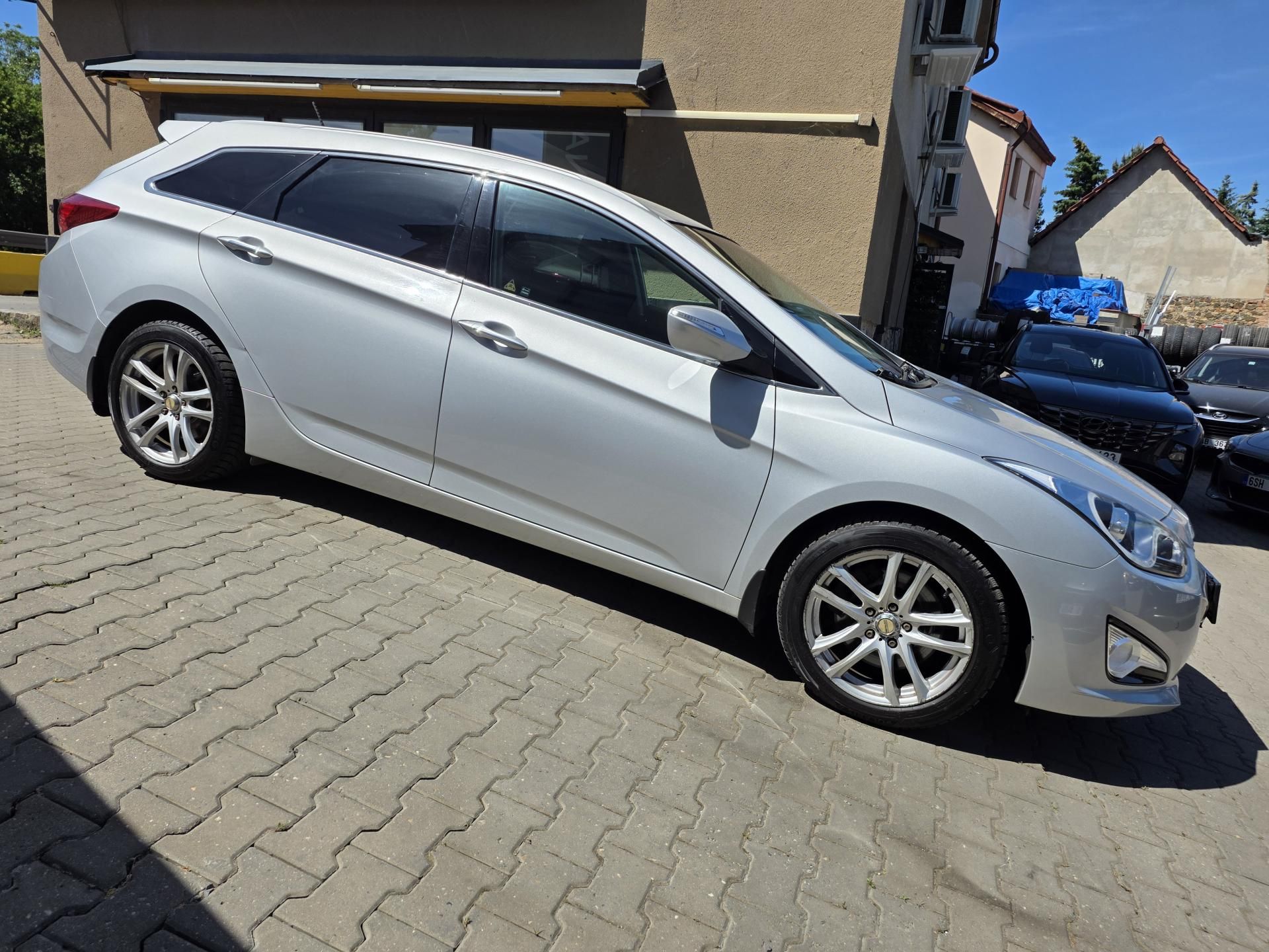 Hyundai i40, 1.7-100KW-KAMERA-AUT.KLIMA - fotka 4