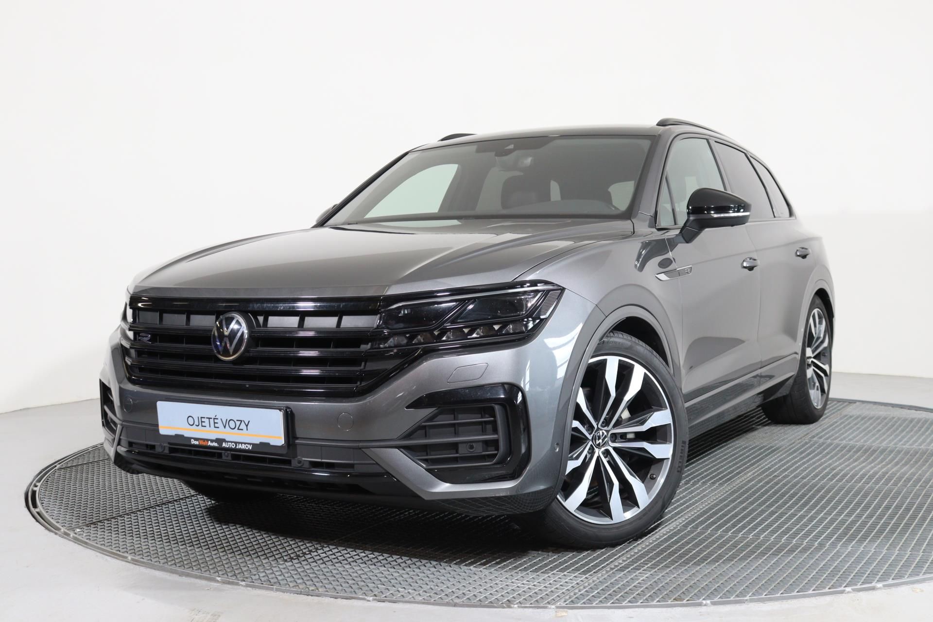 Volkswagen Touareg, R-LINE V6 3,0TDI 4MOTION/TAŽNÉ