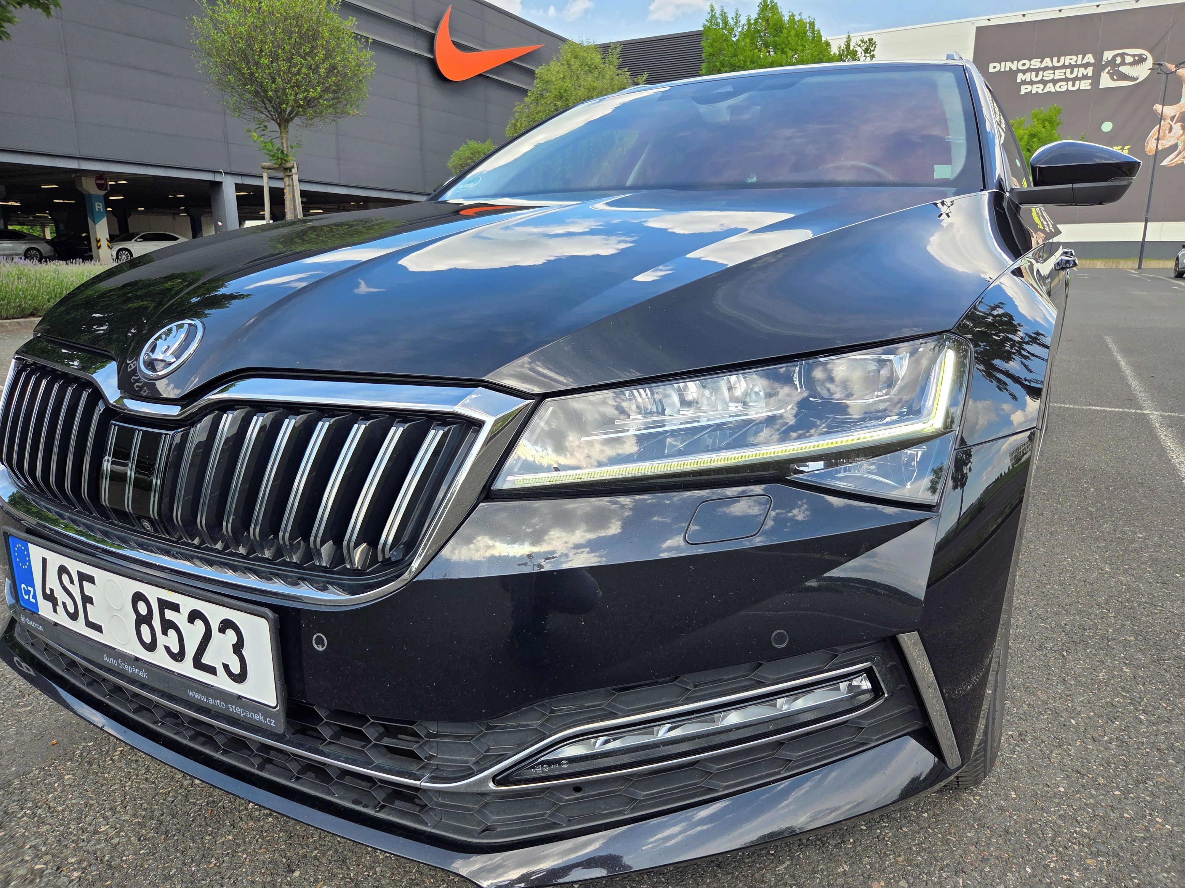 Škoda Superb, Superb L&K 2.0 TDI 147 kW 4x4 - fotka 4