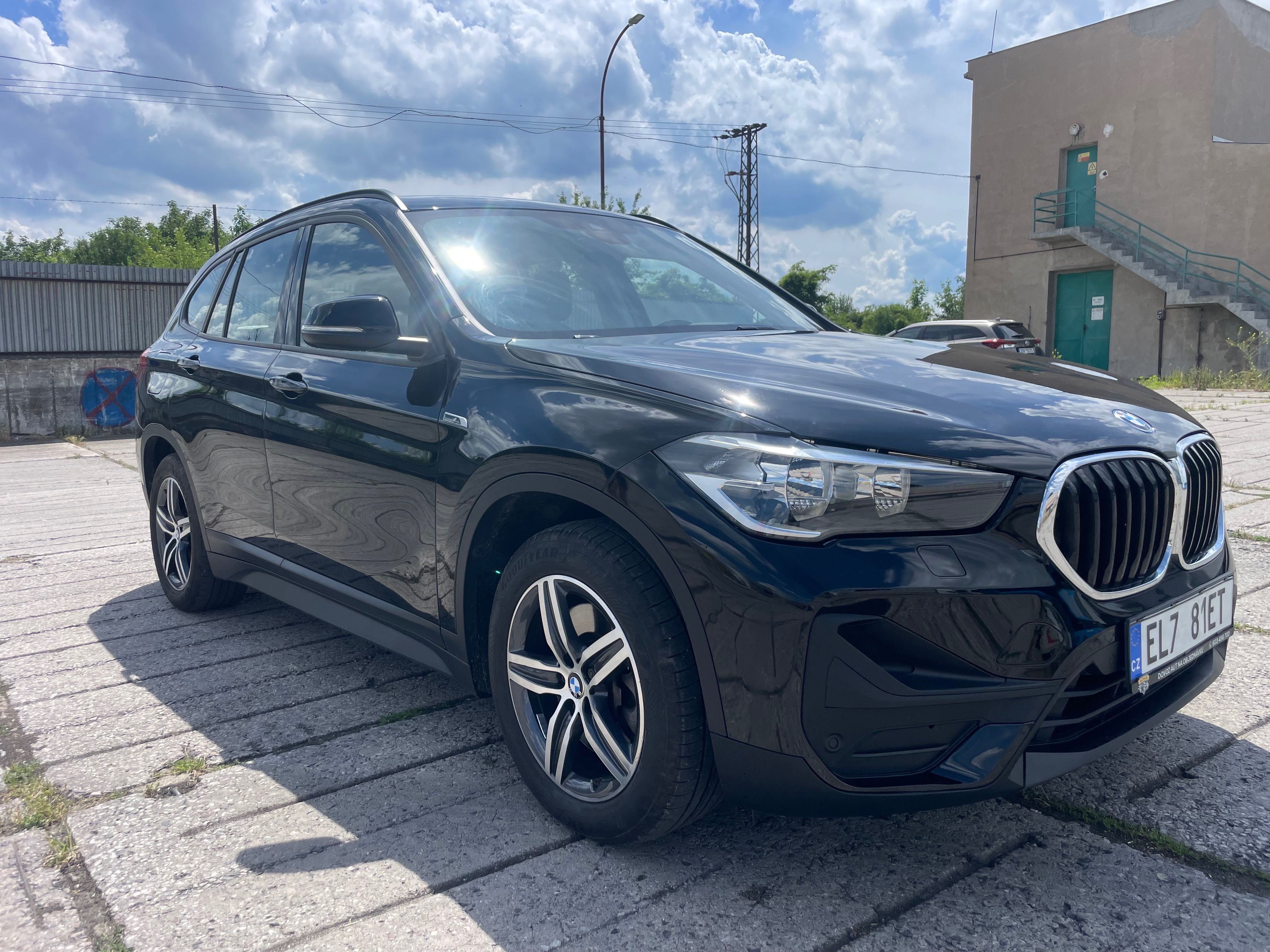 BMW iX1 - fotka 2