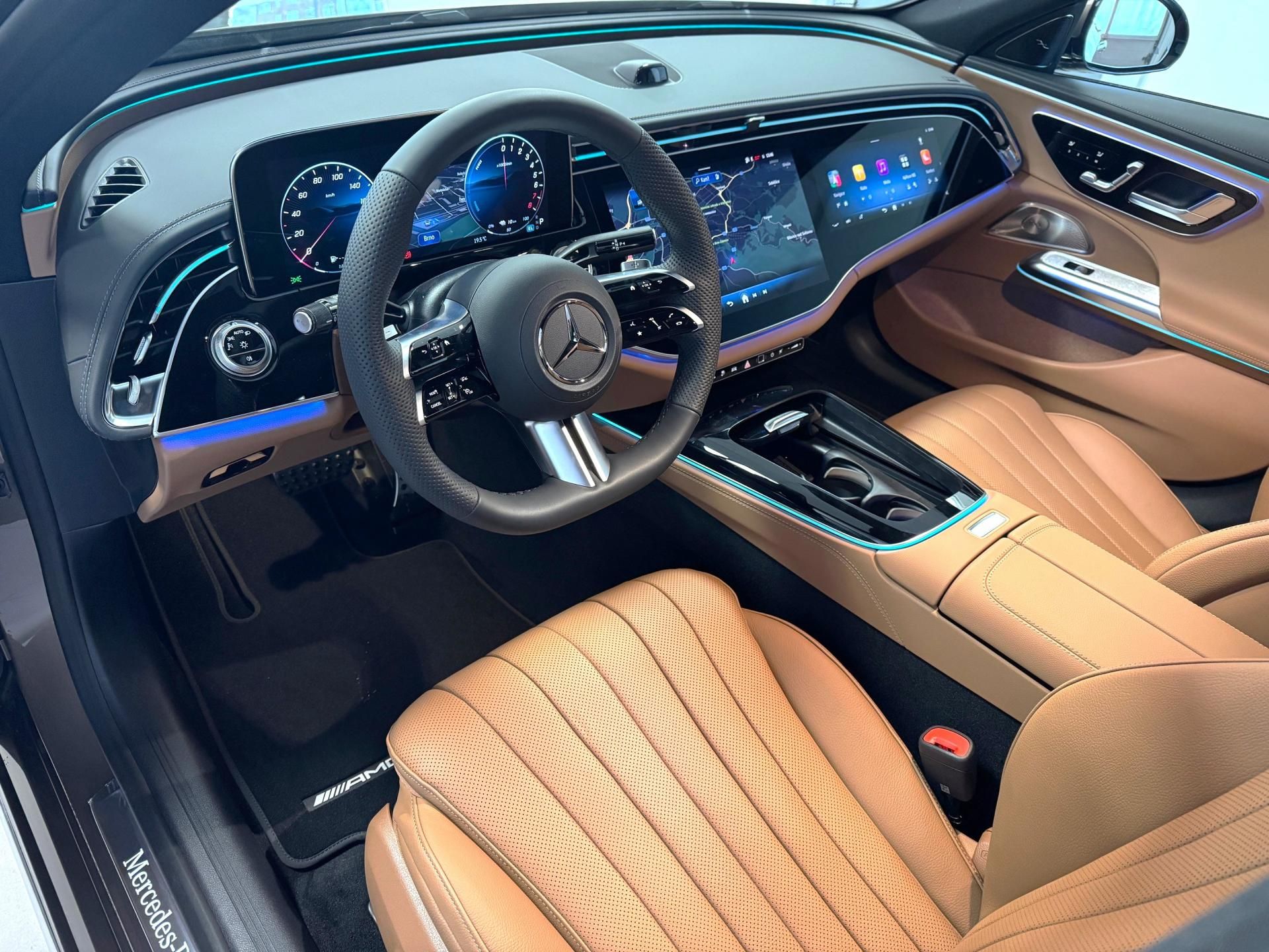 Mercedes-Benz Třídy E, E 300 e 4MATIC - fotka 2