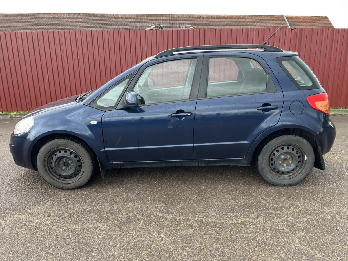 Suzuki SX4, 1,6 i KLIMA SERVIS 2x KOLA - fotka 4