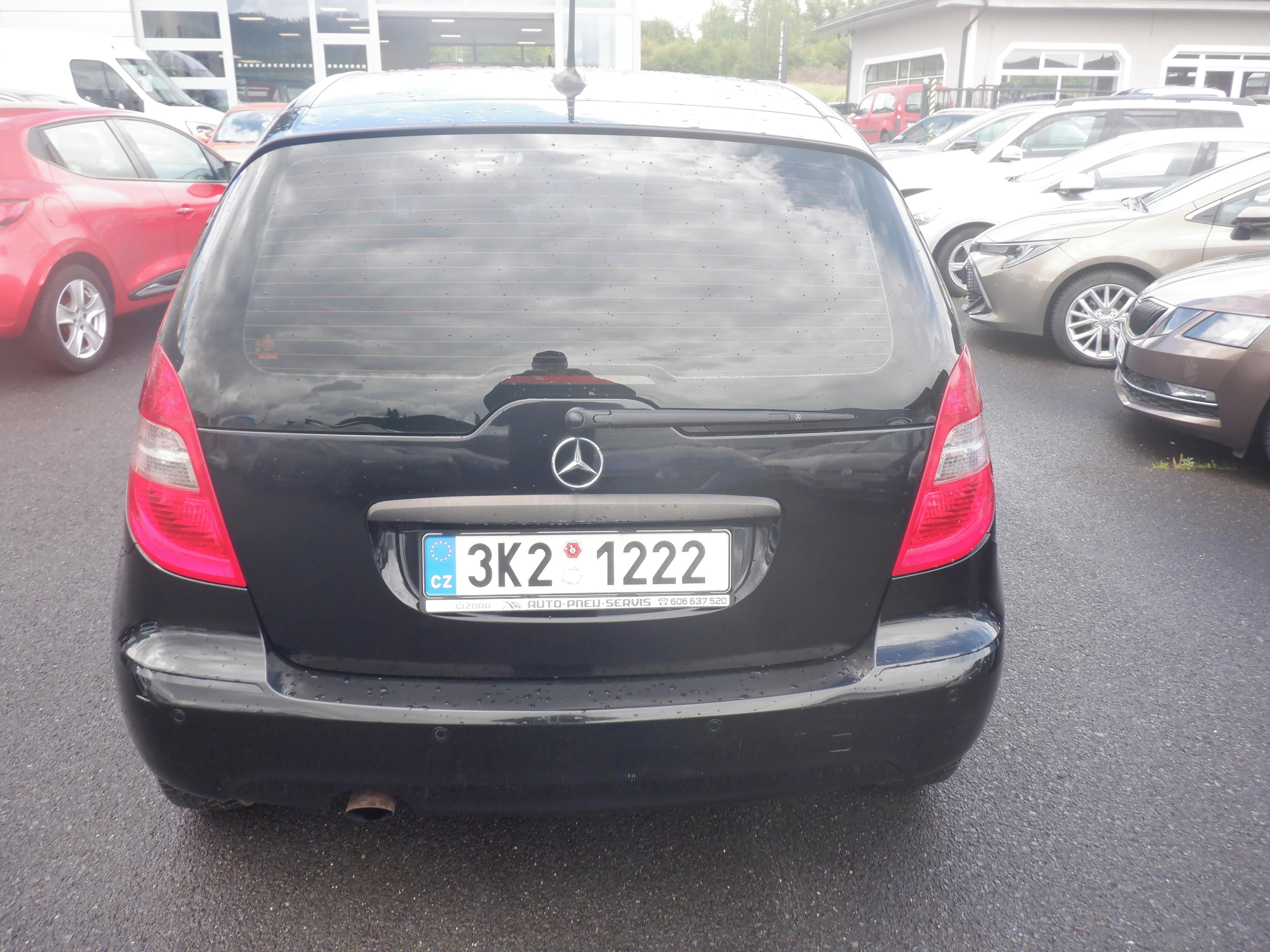 Mercedes-Benz Třídy A, 1.5i 70kW Automat!!! - fotka 6