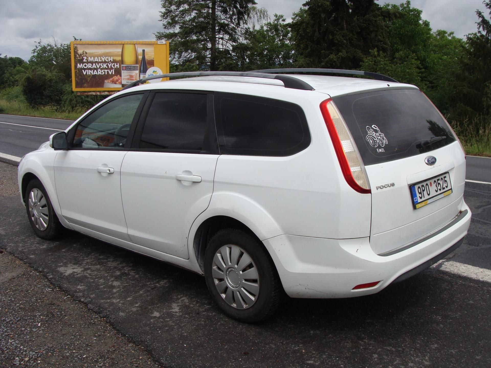 Ford Focus, 1.6i, 74 kW, klimatizace - fotka 3