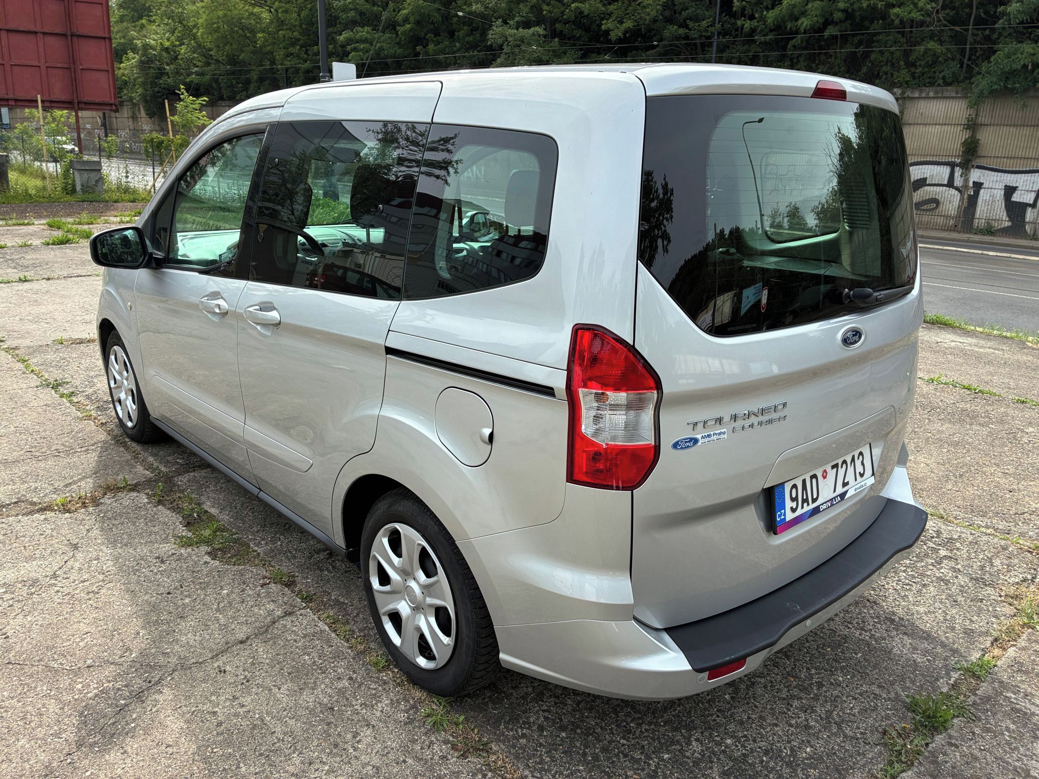 Ford Tourneo Courier, Tourneo Courier 1.5 TDCi ČR 1. - fotka 5