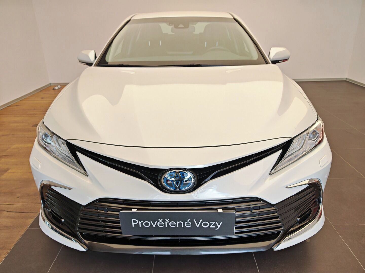 Toyota Camry, 2.5 Hybrid Executive - fotka 2