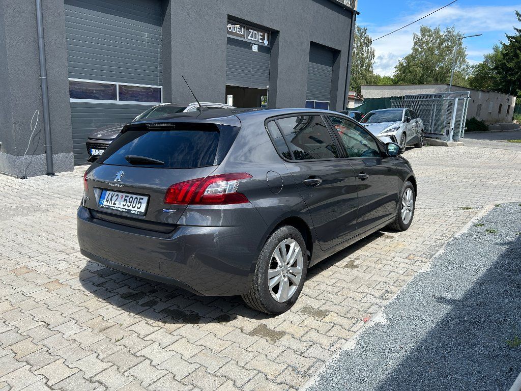 Peugeot 308, Active 1,2 Turbo 81kW MT5 - fotka 4