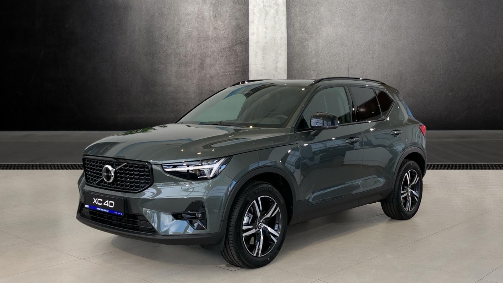 Volvo XC40, PLUS DARK, B4 FWD, 145+10 kW /