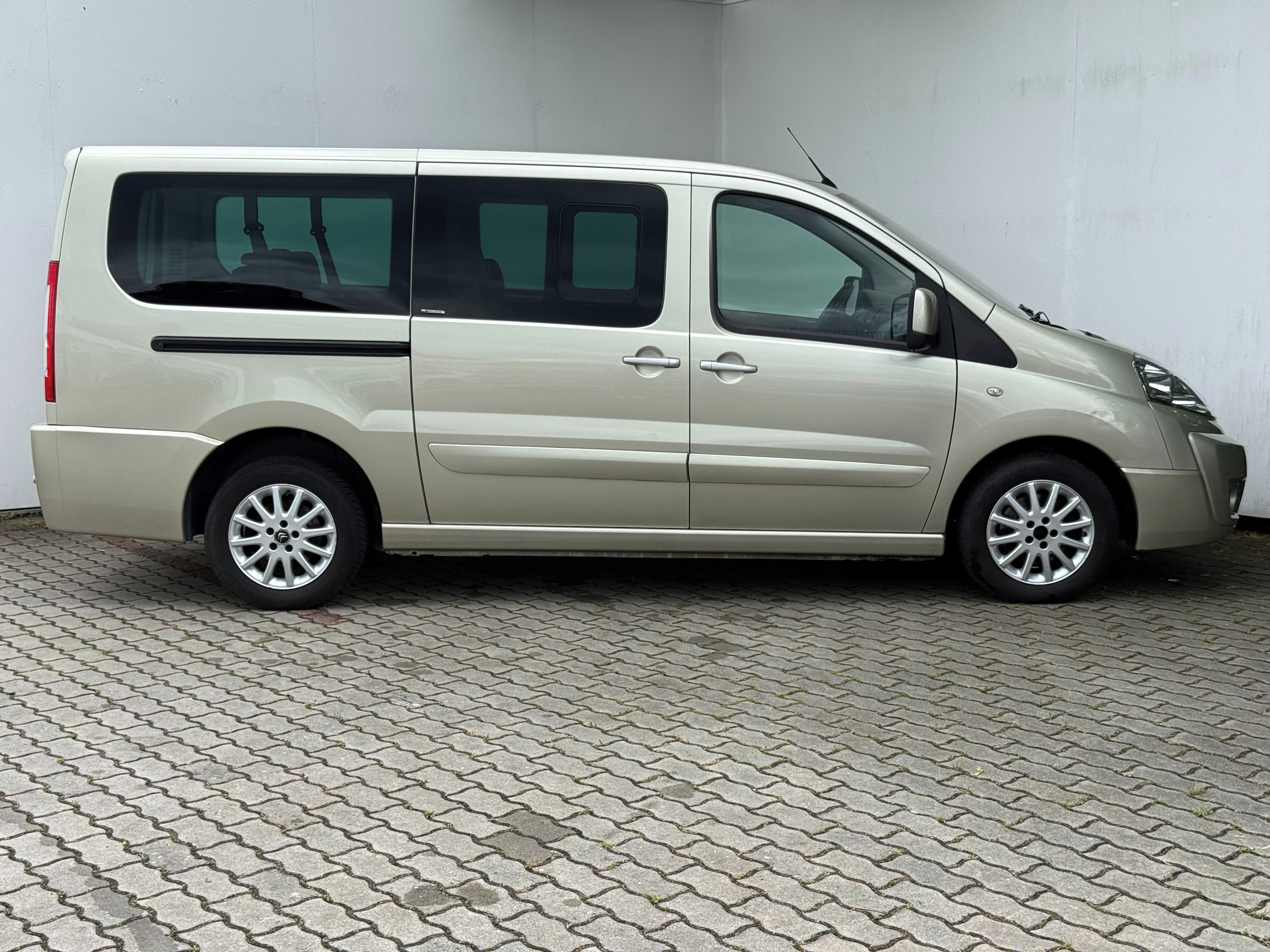 Citroën Jumpy, 2.0 HDI / 120 kW AT Exclusive - fotka 4