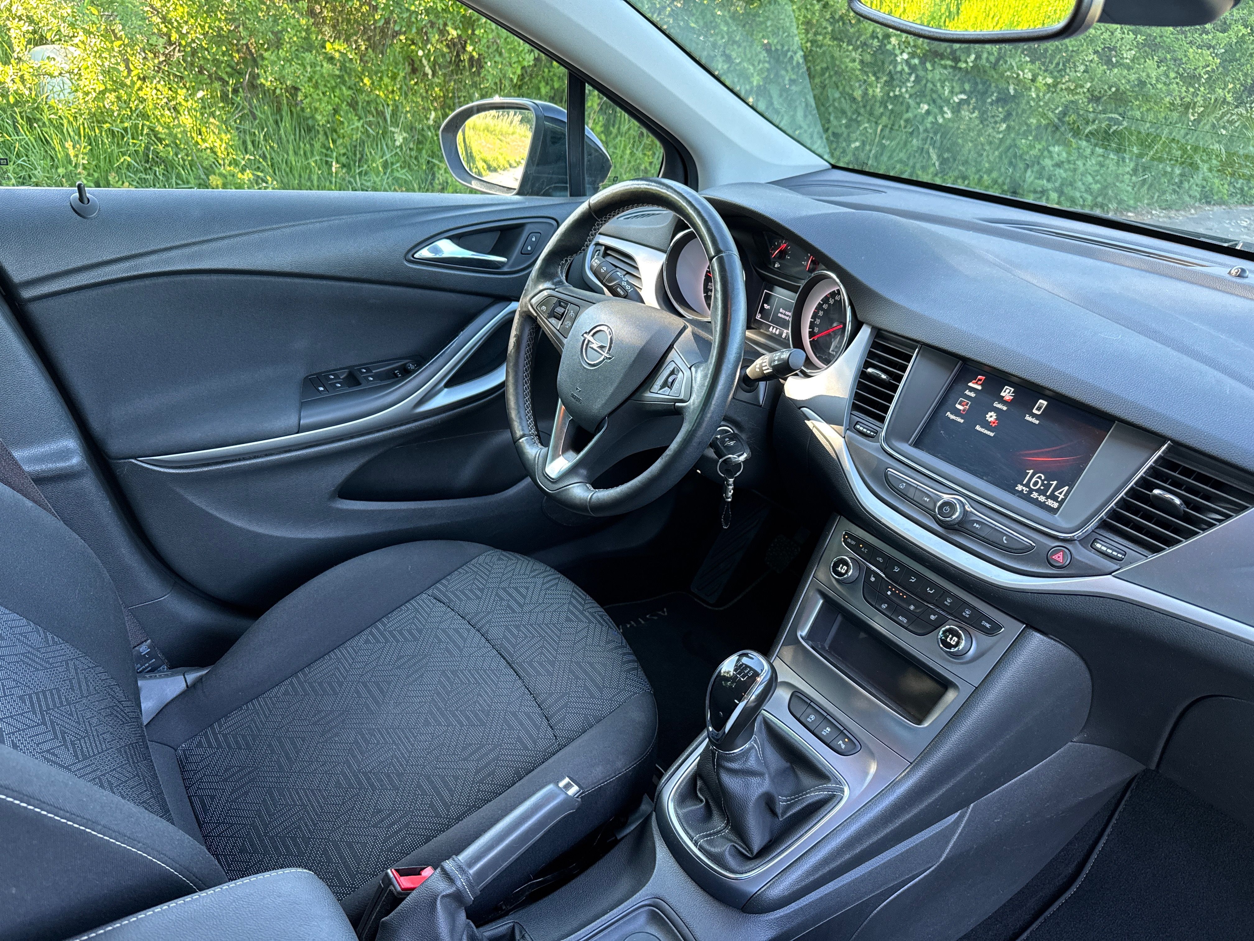 Opel Astra, 1,0 Turbo 77kw black edition - fotka 6