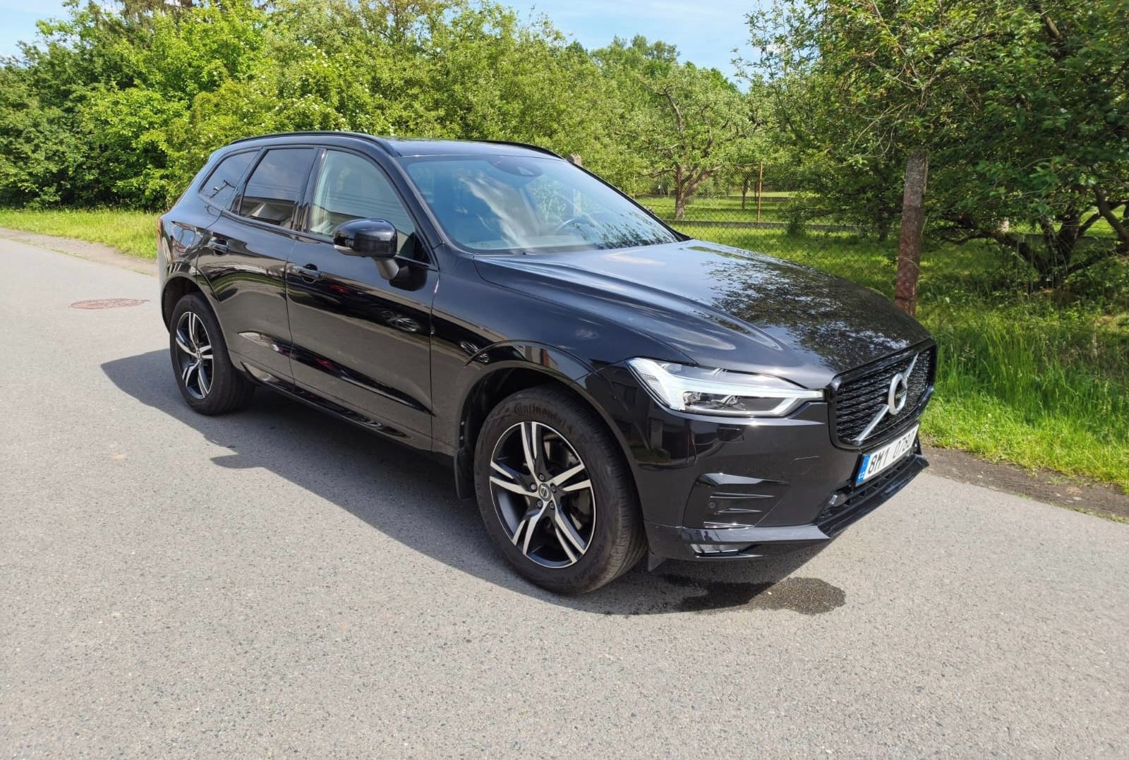 Volvo XC60, B4 145kW R-Design (model 2021) - fotka 3