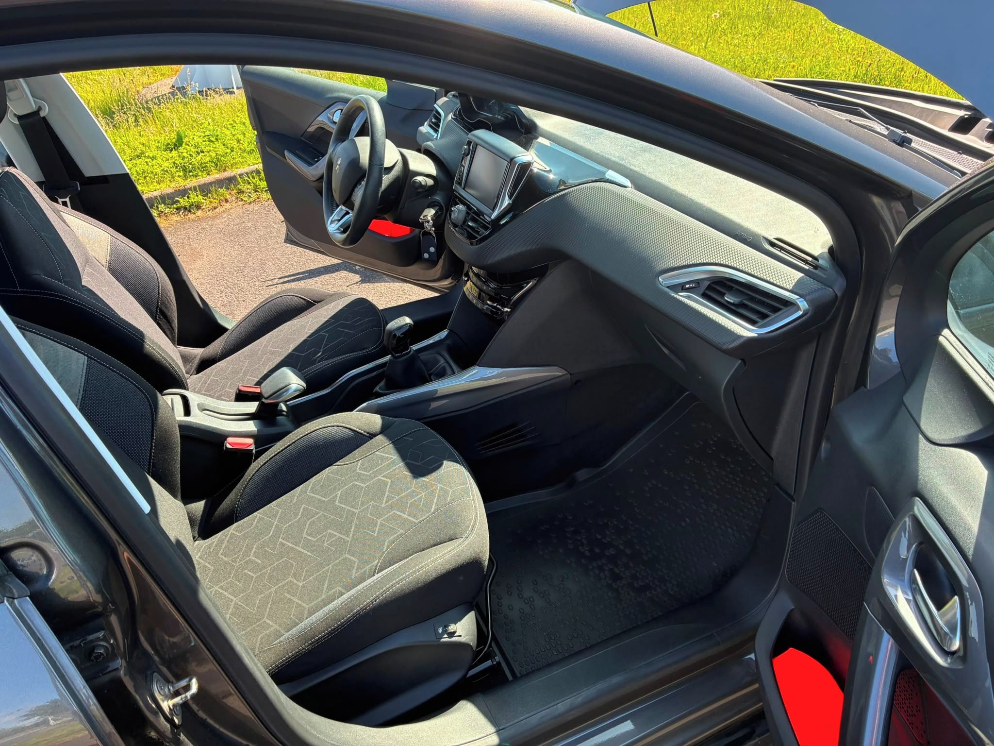 Peugeot 2008 - fotka 6