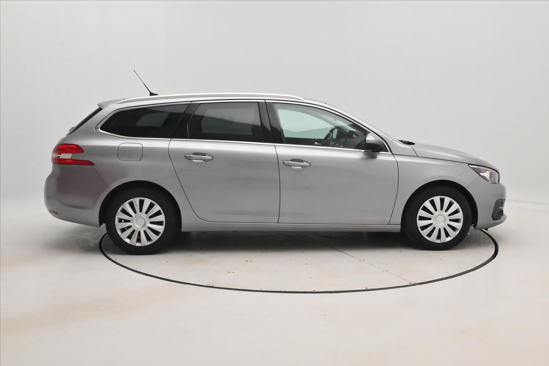 Peugeot 308, 1,5 96kW BlueHDi 130SW Záruka - fotka 4