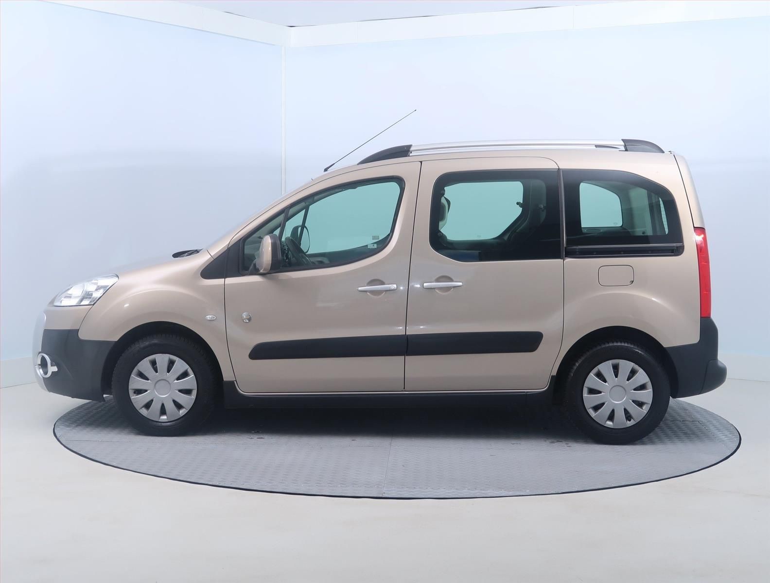 Peugeot Partner, 1.6 16V, 5Míst, Klima, ČR - fotka 3