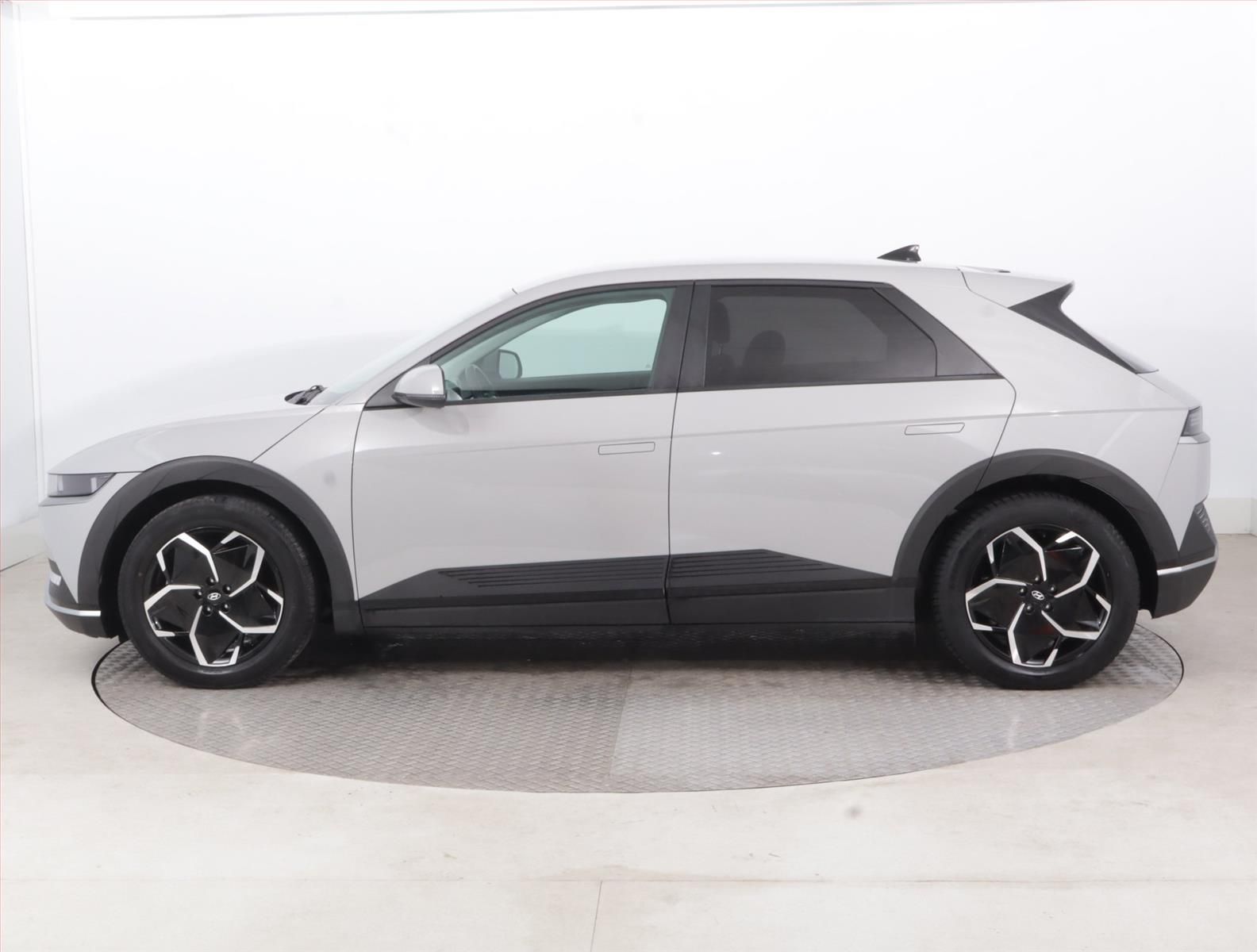 Hyundai Ioniq 5, Power, SoH 100%, Automat - fotka 3