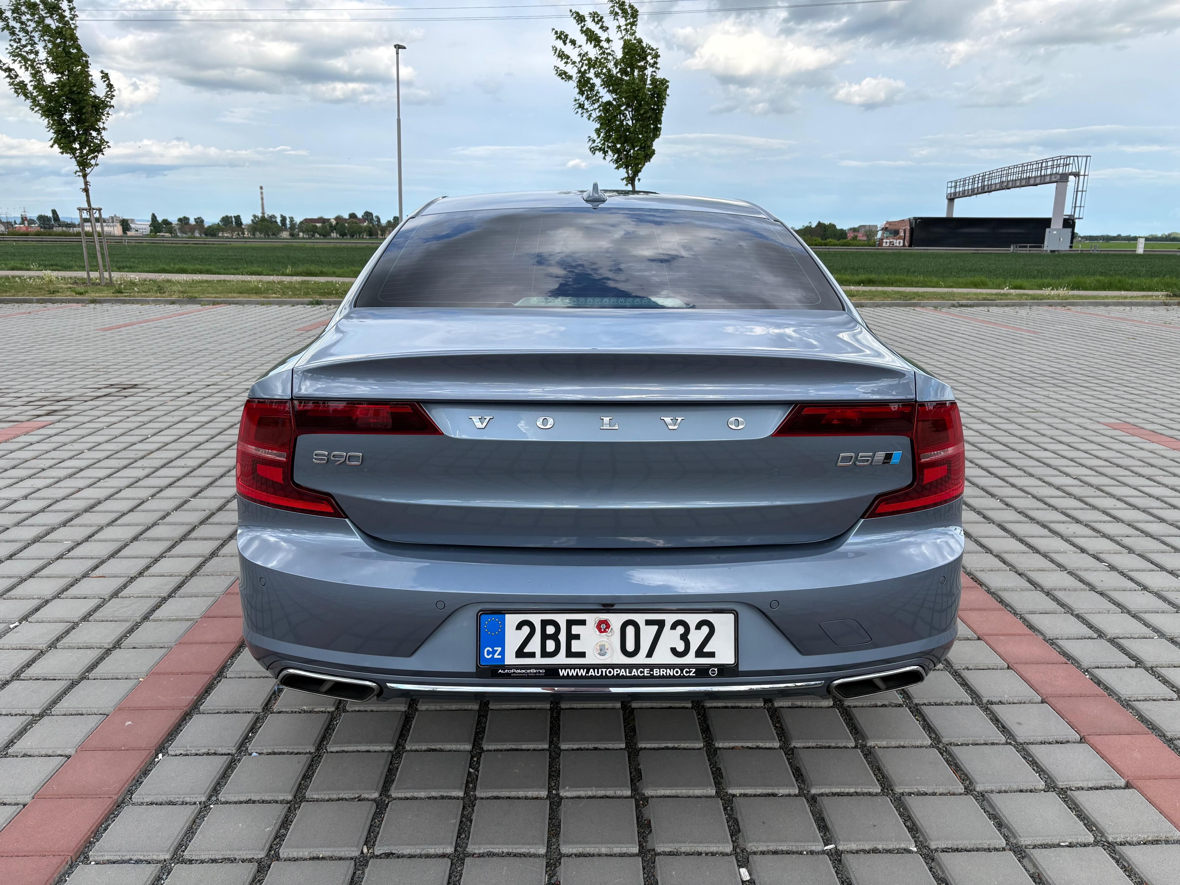 Volvo S90 - fotka 2