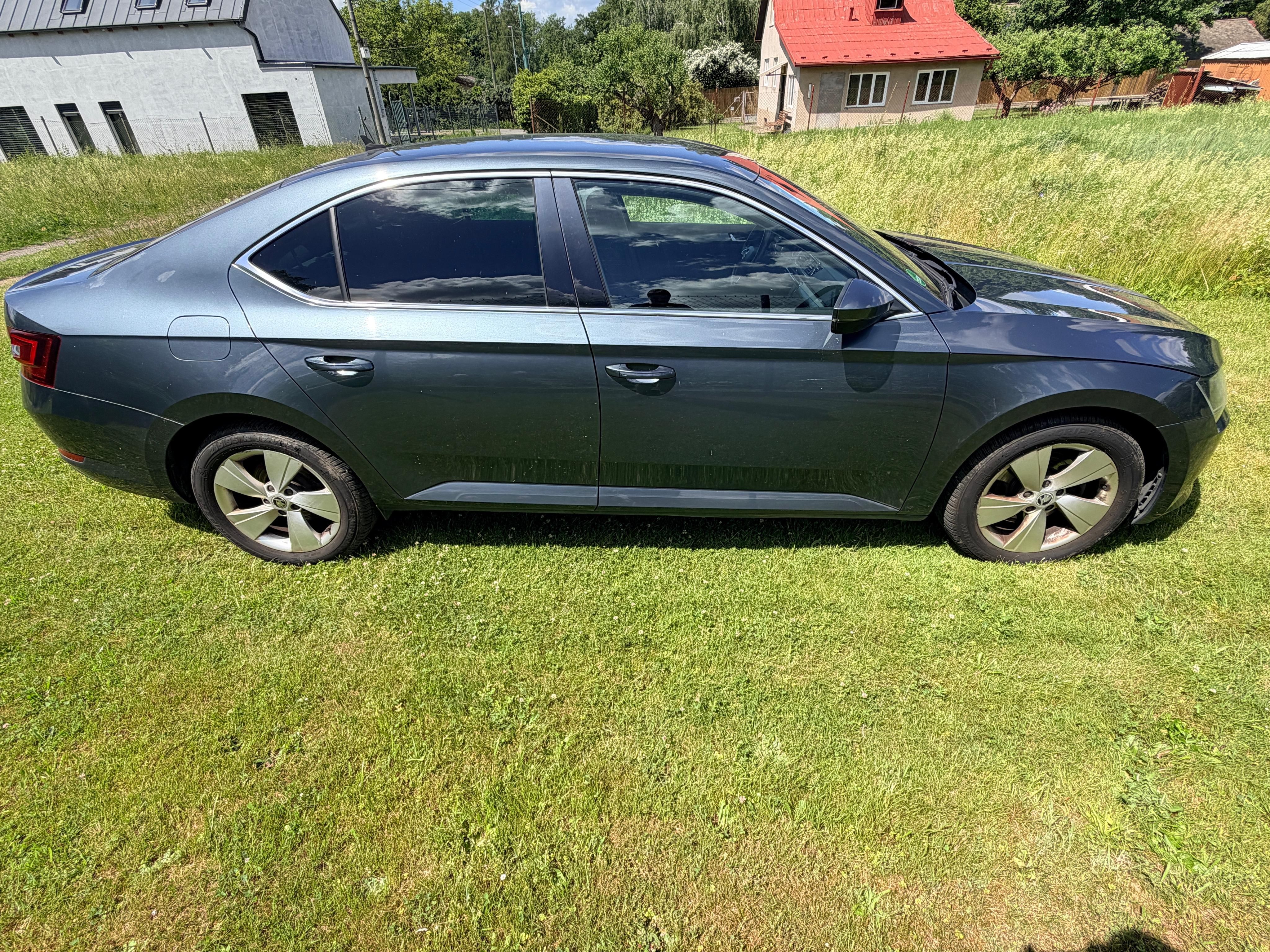 Škoda Superb - fotka 5