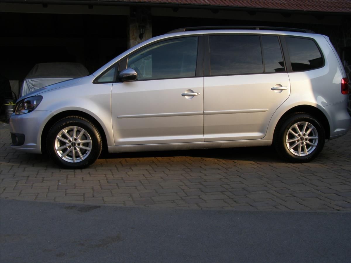 Volkswagen Touran, 1,2   77KW po STK - fotka 2