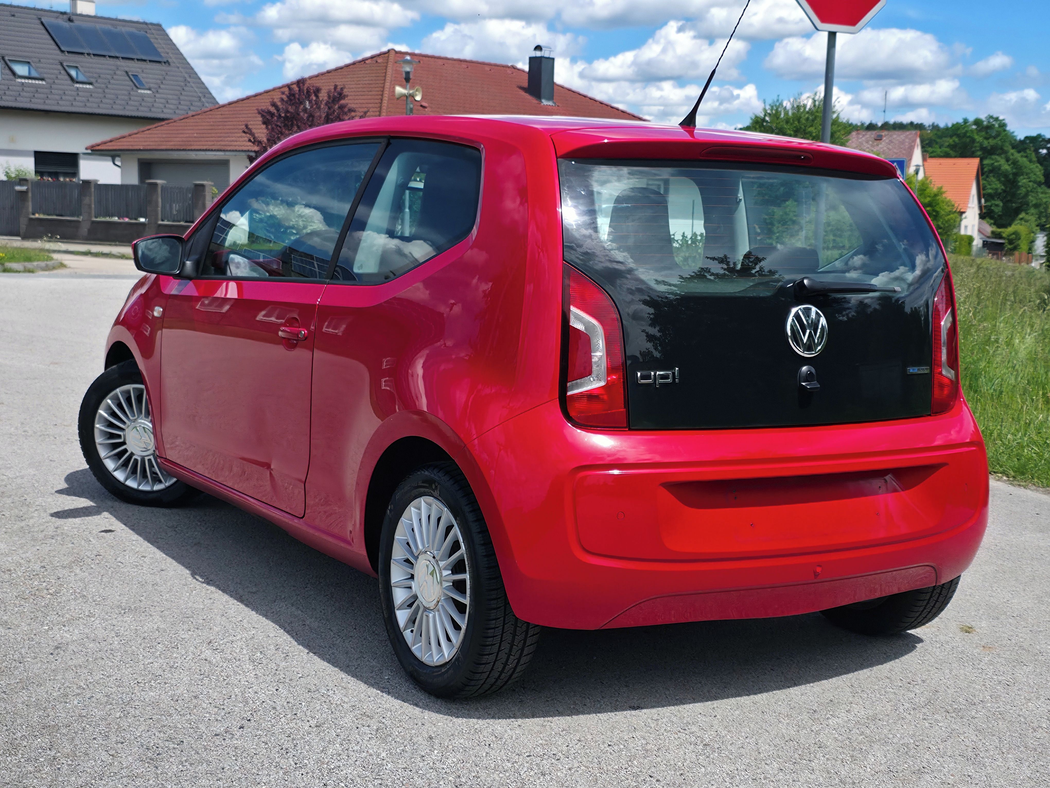 Volkswagen Up!, High 1.0MPI/55kW-Senzory,Celor - fotka 4