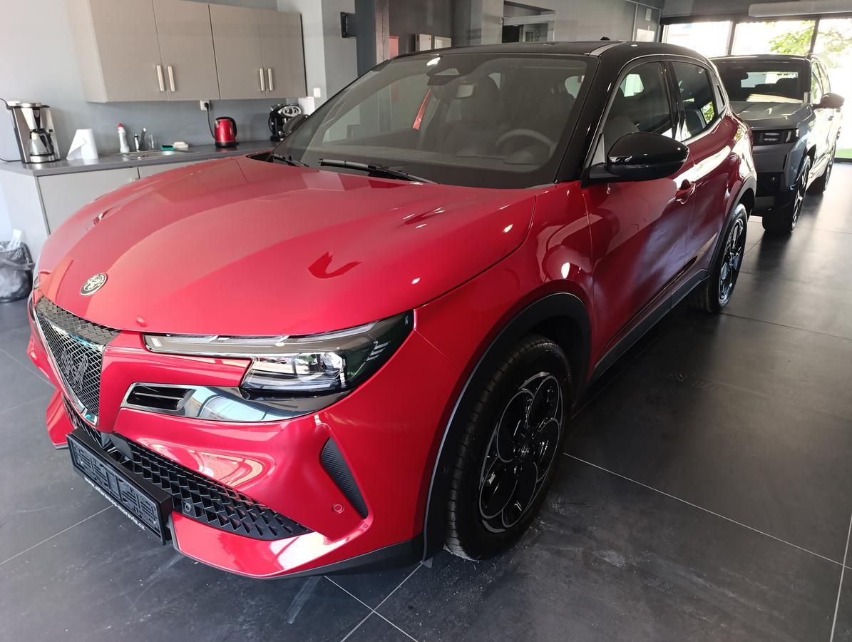 Alfa Romeo Junior, Ibrida 1.2 Turbo Hybrid 145k - fotka 3